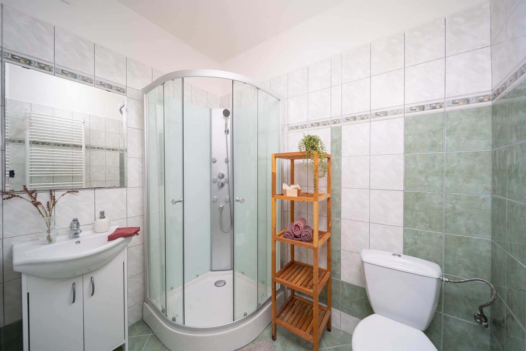 Prodej chaty, chalupy 95 m², pozemek 407 m², Tyršova, Lomnice nad Lužnicí, Jihočeský kraj Prodej chaty, chalupy 95 m², pozemek 407 m², Tyršova, Lomnice nad Lužnicí, Jihočeský kraj