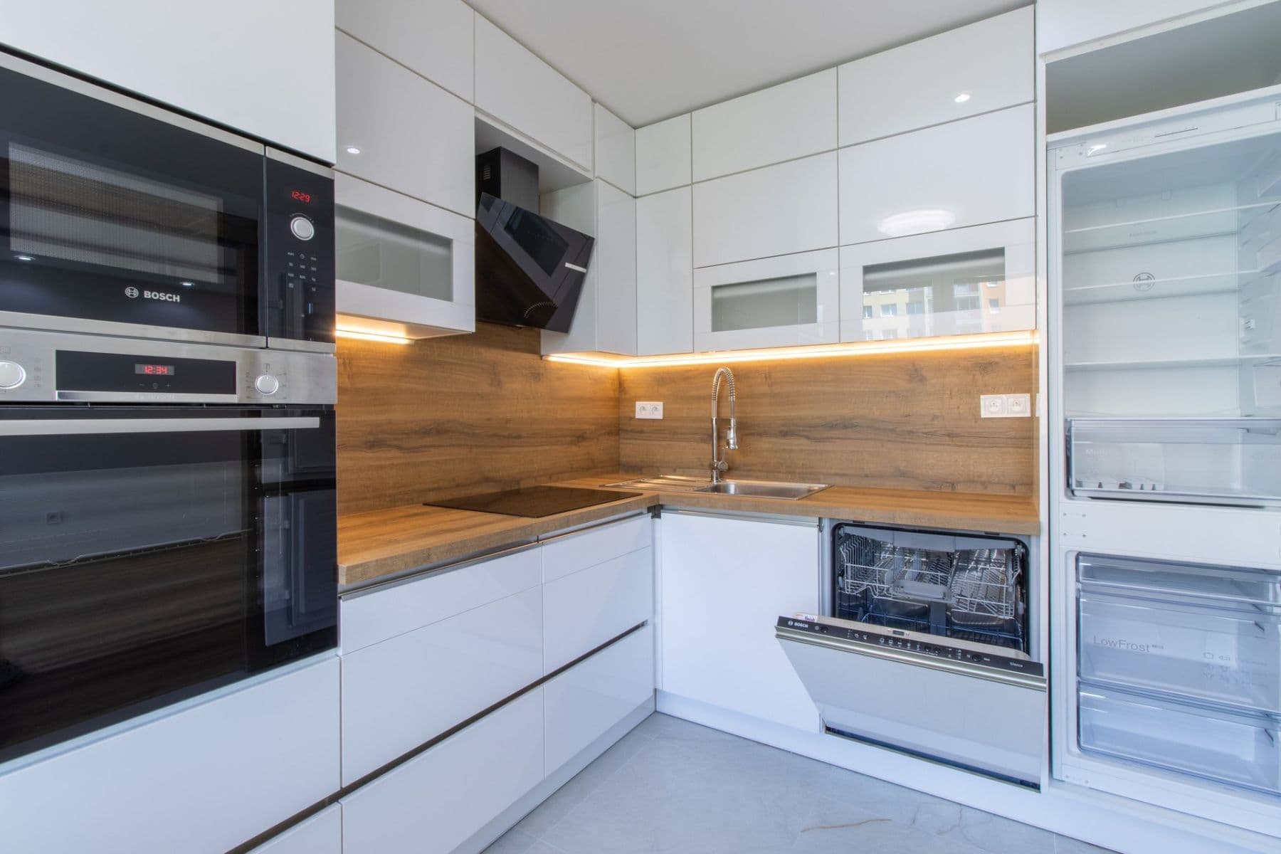 Pronájem bytu 3+1 65 m², Frýdlantská, Praha, Praha Pronájem bytu 3+1 65 m², Frýdlantská, Praha, Praha
