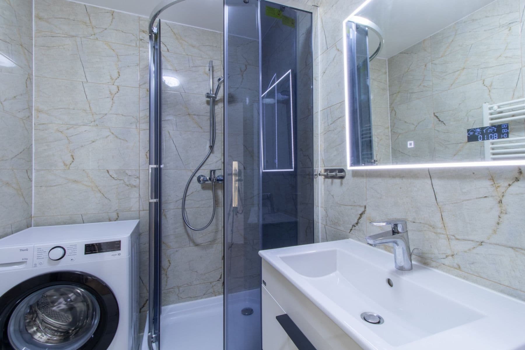 Pronájem bytu 3+1 65 m², Frýdlantská, Praha, Praha Pronájem bytu 3+1 65 m², Frýdlantská, Praha, Praha