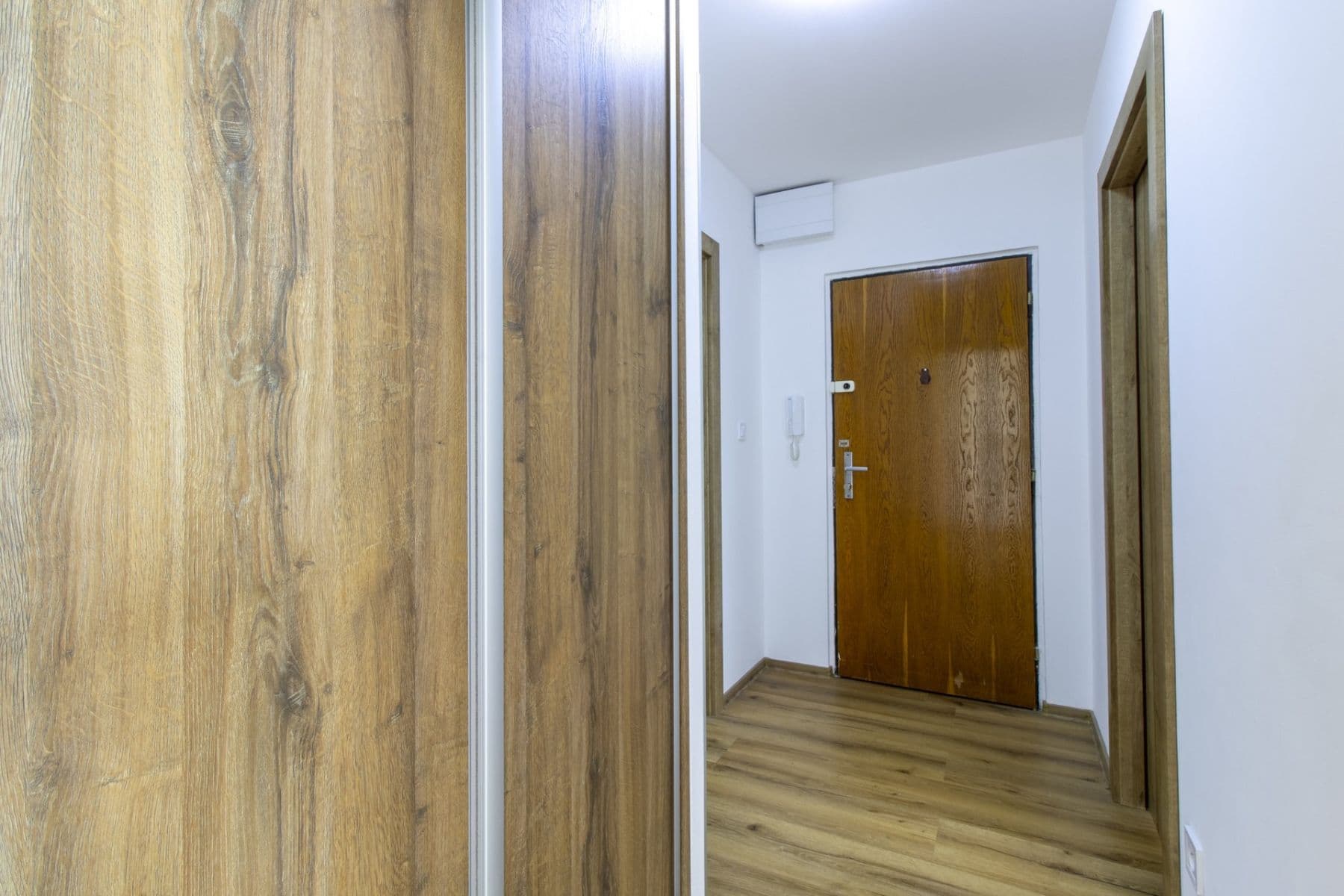 Pronájem bytu 3+1 65 m², Frýdlantská, Praha, Praha Pronájem bytu 3+1 65 m², Frýdlantská, Praha, Praha