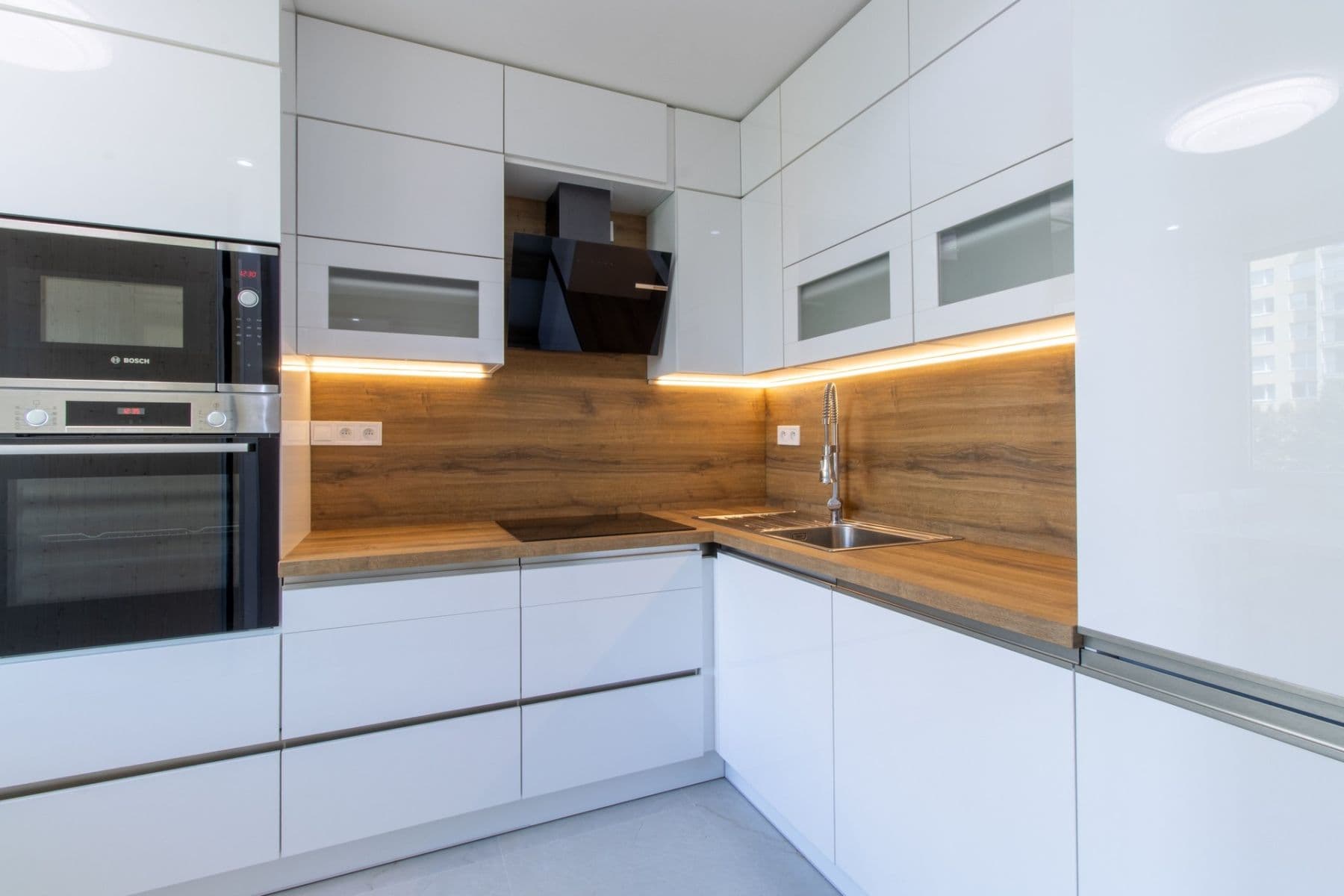 Pronájem bytu 3+1 65 m², Frýdlantská, Praha, Praha Pronájem bytu 3+1 65 m², Frýdlantská, Praha, Praha