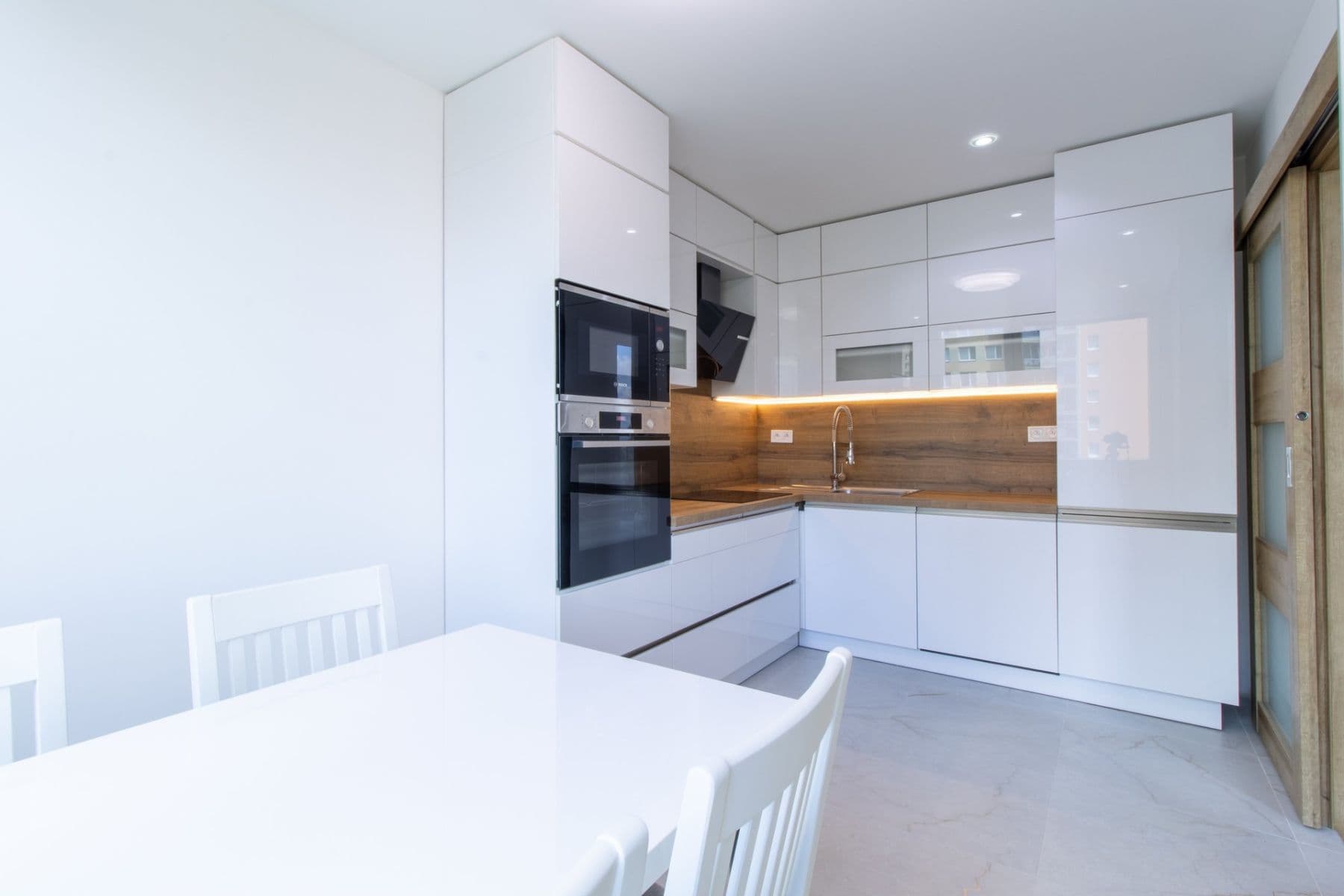 Pronájem bytu 3+1 65 m², Frýdlantská, Praha, Praha Pronájem bytu 3+1 65 m², Frýdlantská, Praha, Praha