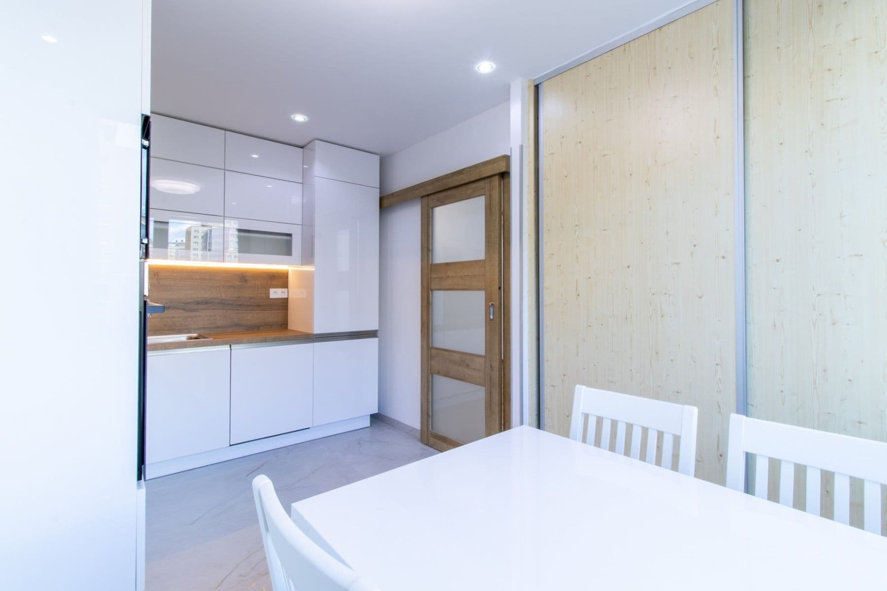 Pronájem bytu 3+1 65 m², Frýdlantská, Praha, Praha Pronájem bytu 3+1 65 m², Frýdlantská, Praha, Praha