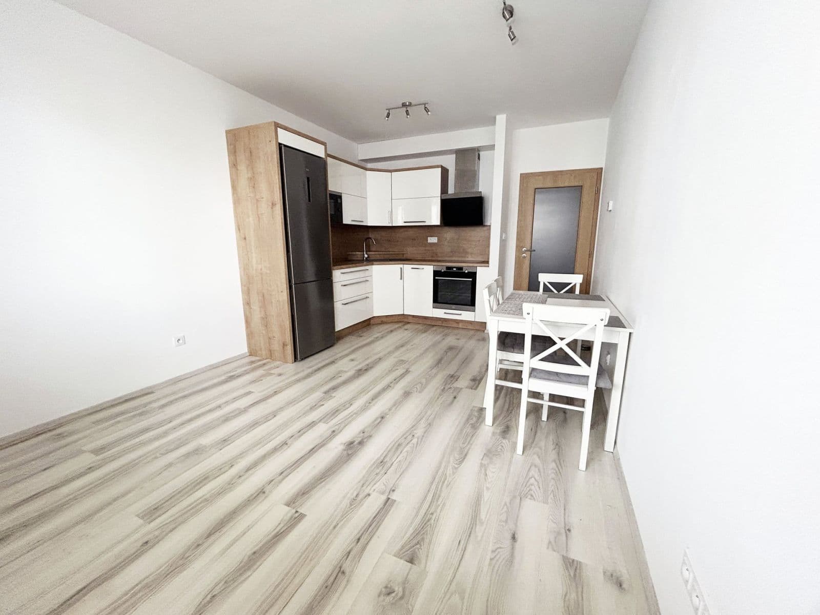 Pronájem bytu 2+kk 51 m², Vrchlického, Poděbrady, Středočeský kraj Pronájem bytu 2+kk 51 m², Vrchlického, Poděbrady, Středočeský kraj