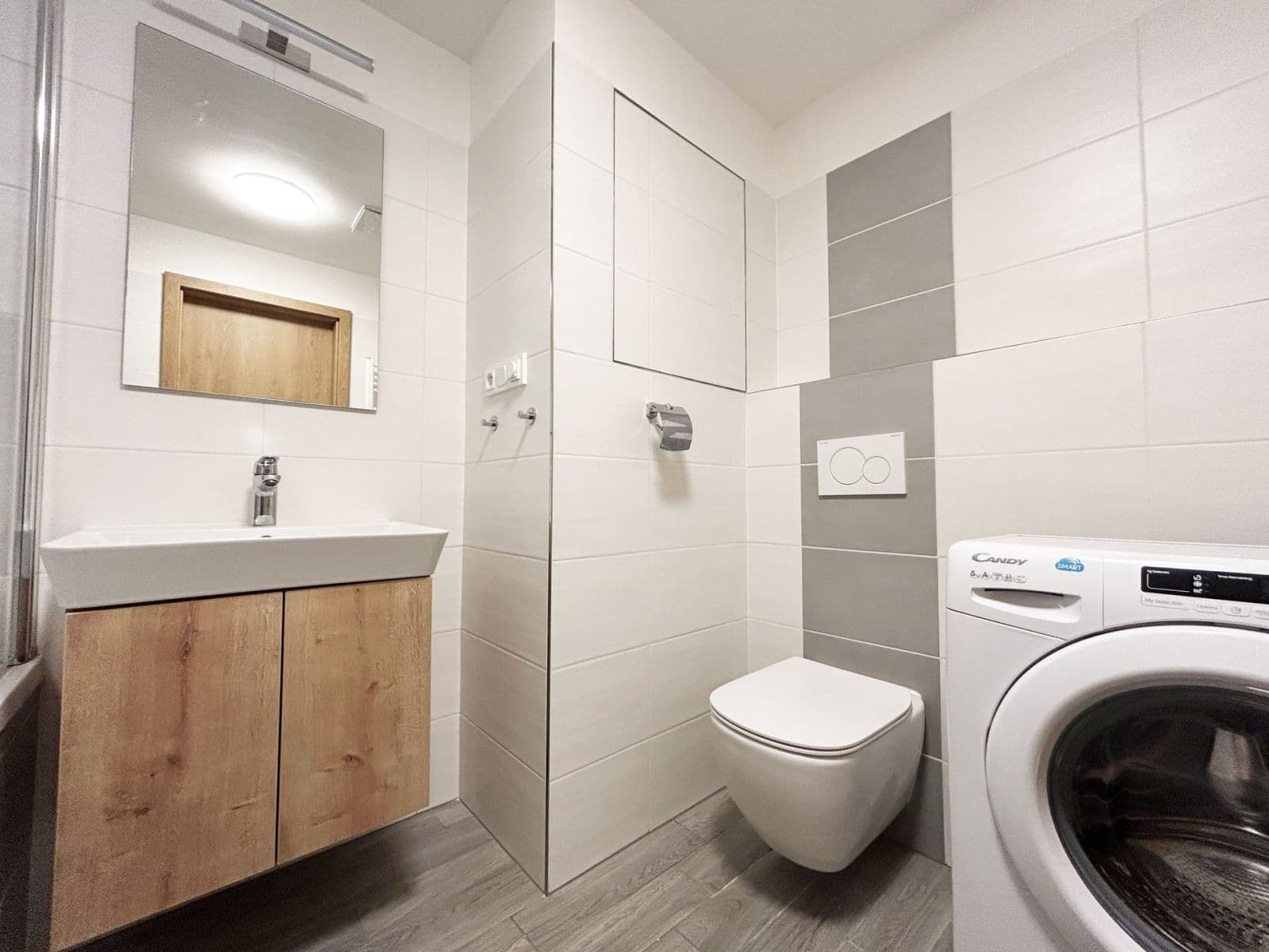 Pronájem bytu 2+kk 51 m², Vrchlického, Poděbrady, Středočeský kraj Pronájem bytu 2+kk 51 m², Vrchlického, Poděbrady, Středočeský kraj