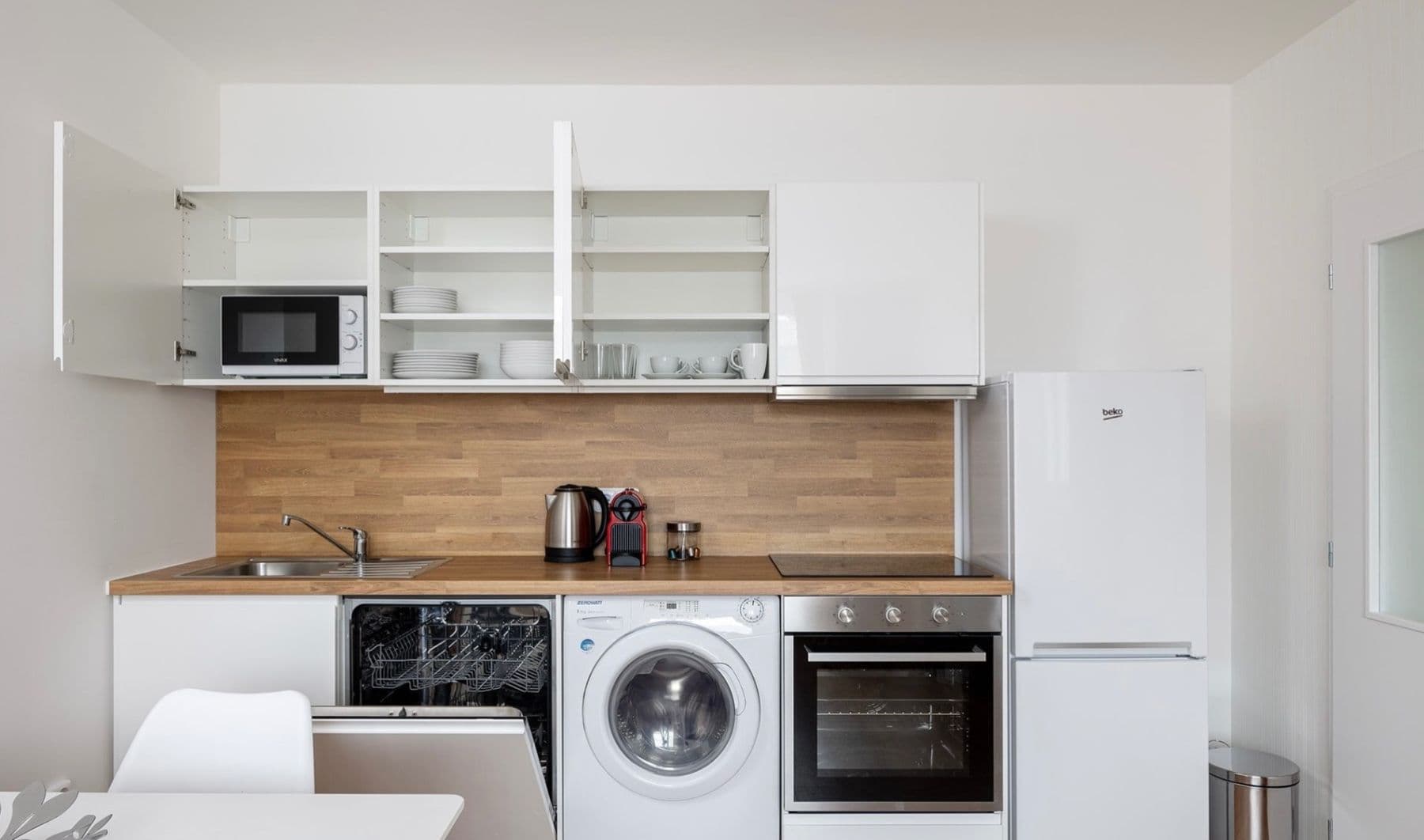Pronájem bytu 1+kk 32 m², Nerudova, Trmice, Ústecký kraj Pronájem bytu 1+kk 32 m², Nerudova, Trmice, Ústecký kraj