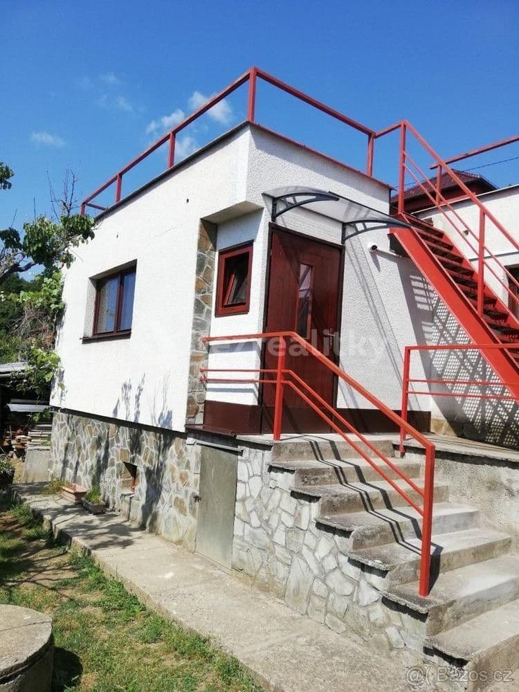 Pronájem bytu 1+1 40 m², Stráň, Luhačovice, Zlínský kraj Pronájem bytu 1+1 40 m², Stráň, Luhačovice, Zlínský kraj