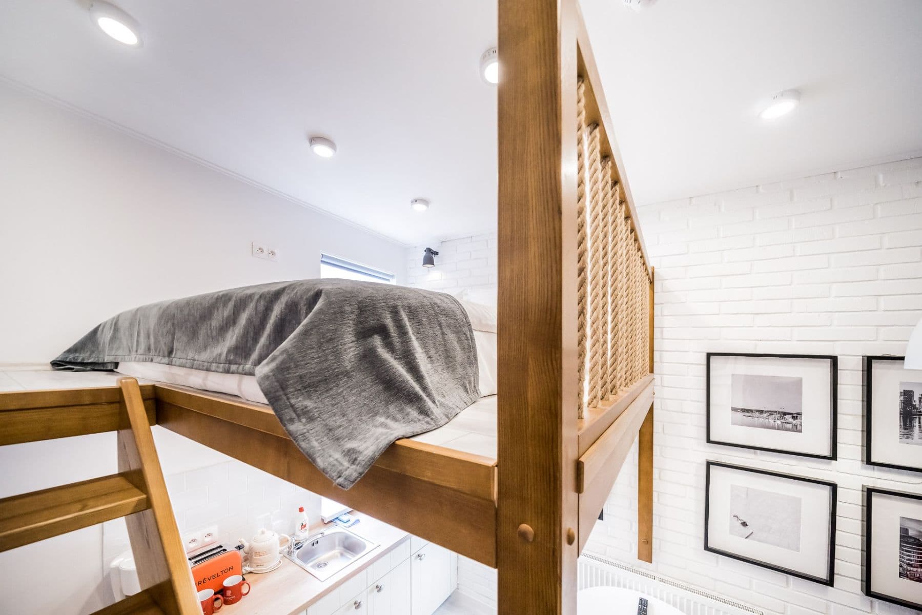 Pronájem bytu 1+kk 17 m², Jaltská, Karlovy Vary, Karlovarský kraj Pronájem bytu 1+kk 17 m², Jaltská, Karlovy Vary, Karlovarský kraj