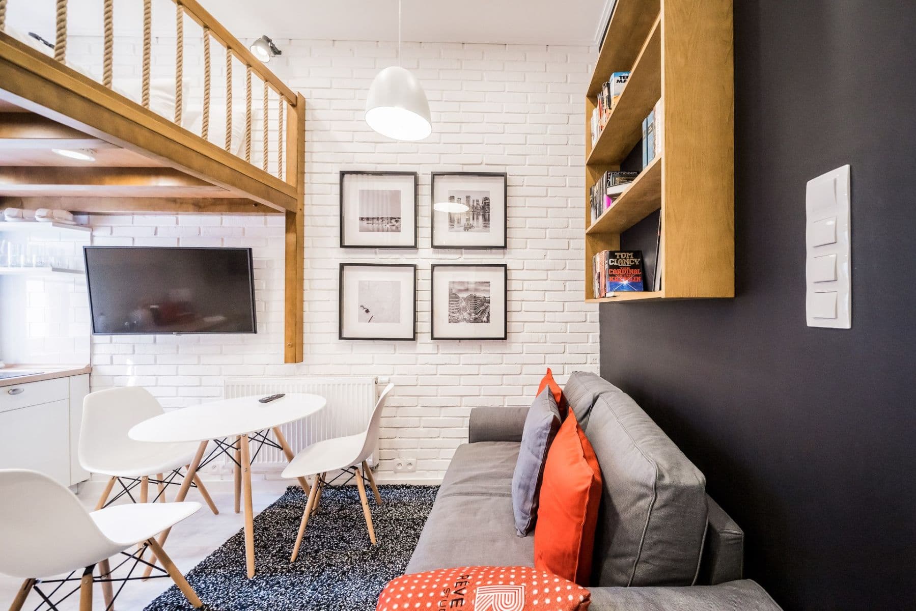 Pronájem bytu 1+kk 17 m², Jaltská, Karlovy Vary, Karlovarský kraj Pronájem bytu 1+kk 17 m², Jaltská, Karlovy Vary, Karlovarský kraj