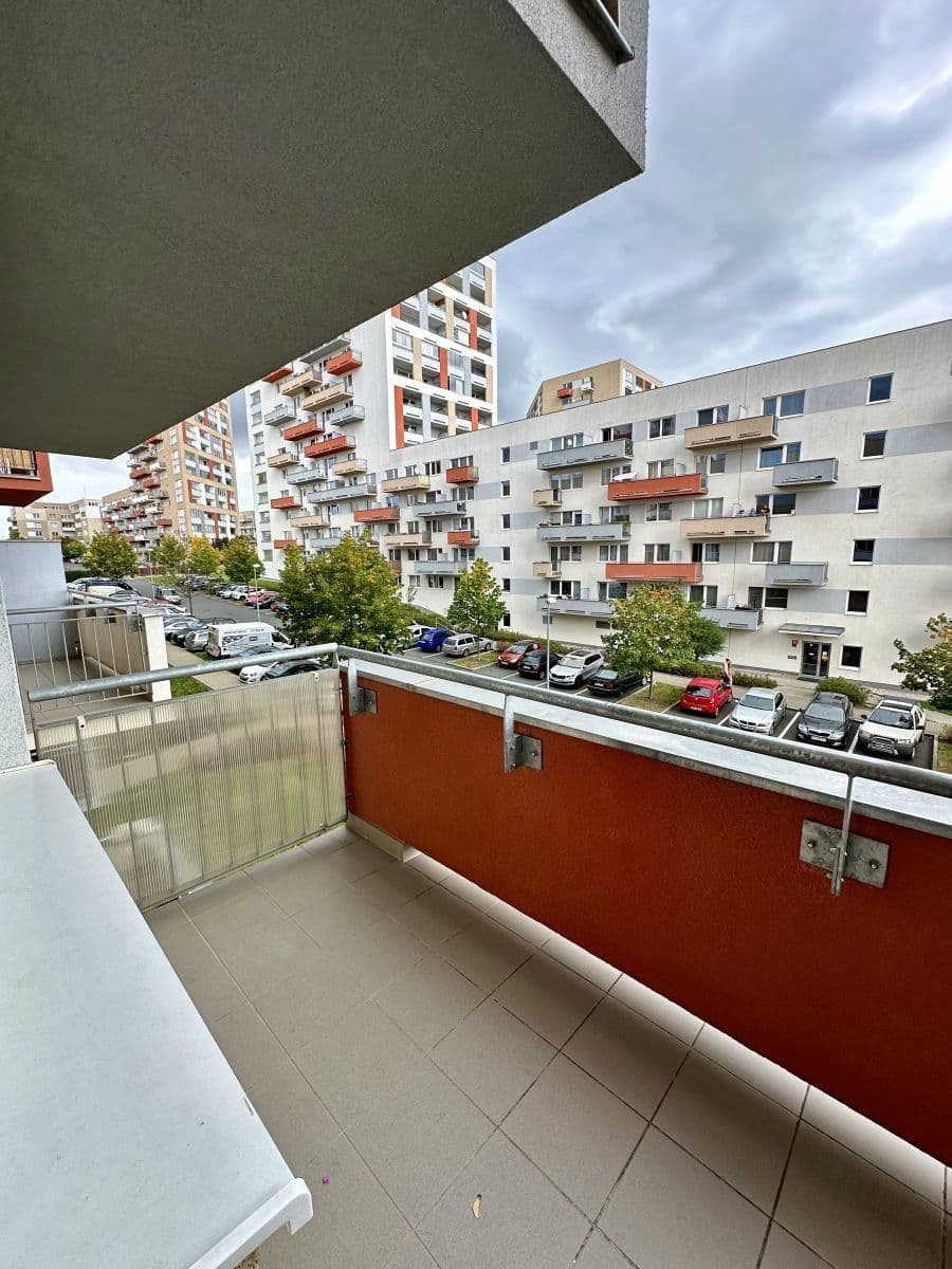 Pronájem bytu 1+kk 36 m², Modenská, Praha, Praha Pronájem bytu 1+kk 36 m², Modenská, Praha, Praha
