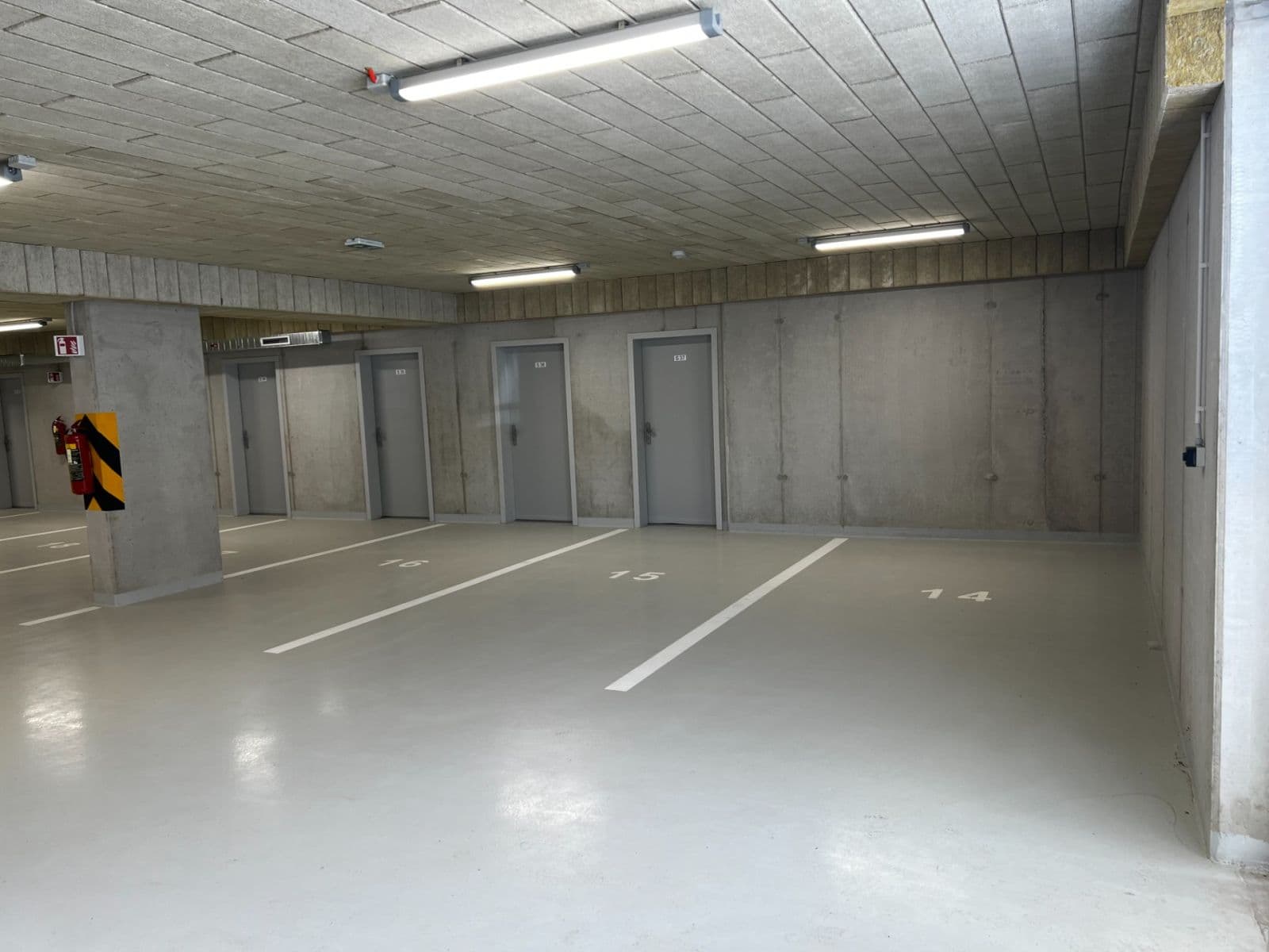 Pronájem garáže 15 m², Pardubice, Pardubický kraj Pronájem garáže 15 m², Pardubice, Pardubický kraj