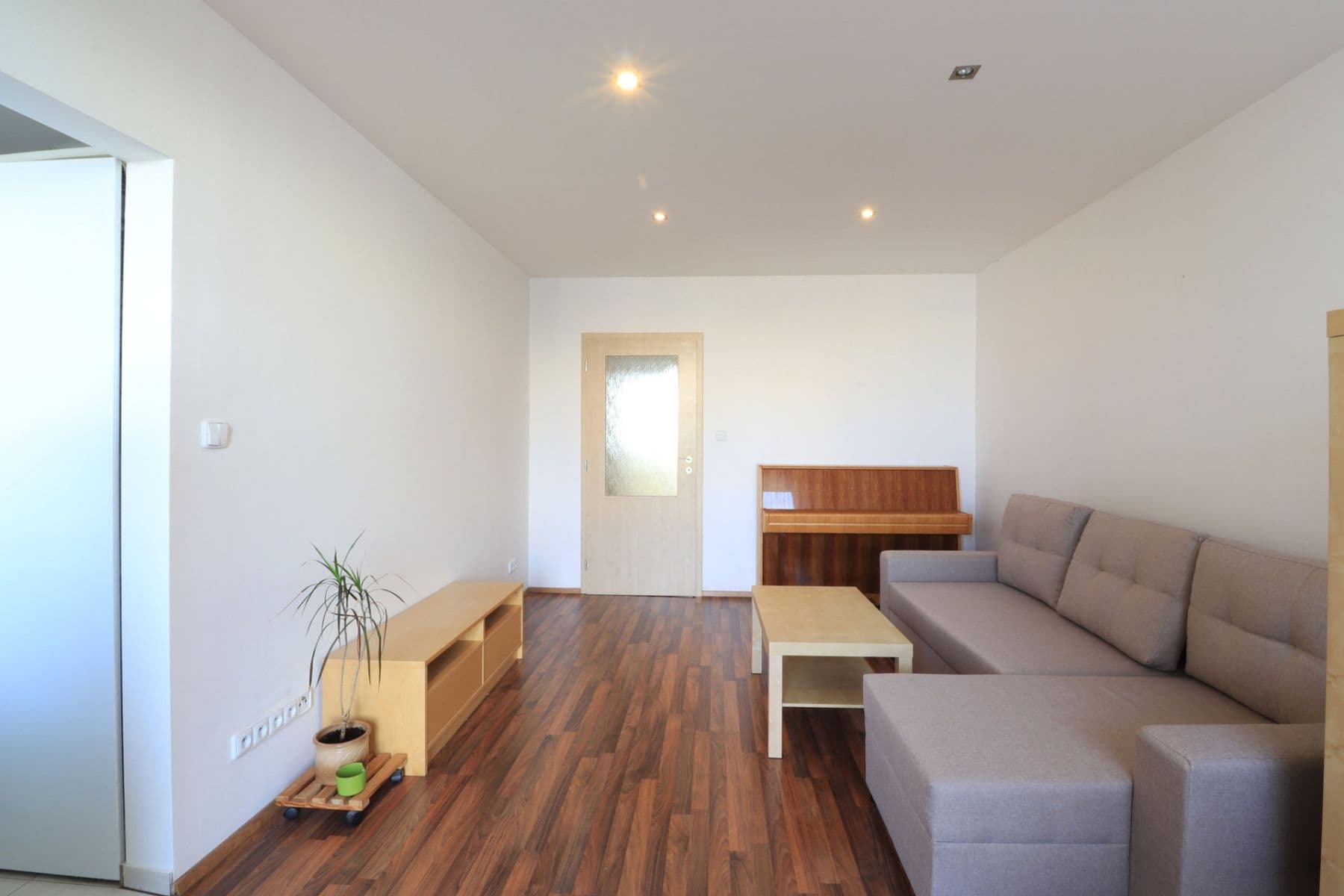 Pronájem bytu 3+1 70 m², Benkova, Praha, Praha Pronájem bytu 3+1 70 m², Benkova, Praha, Praha