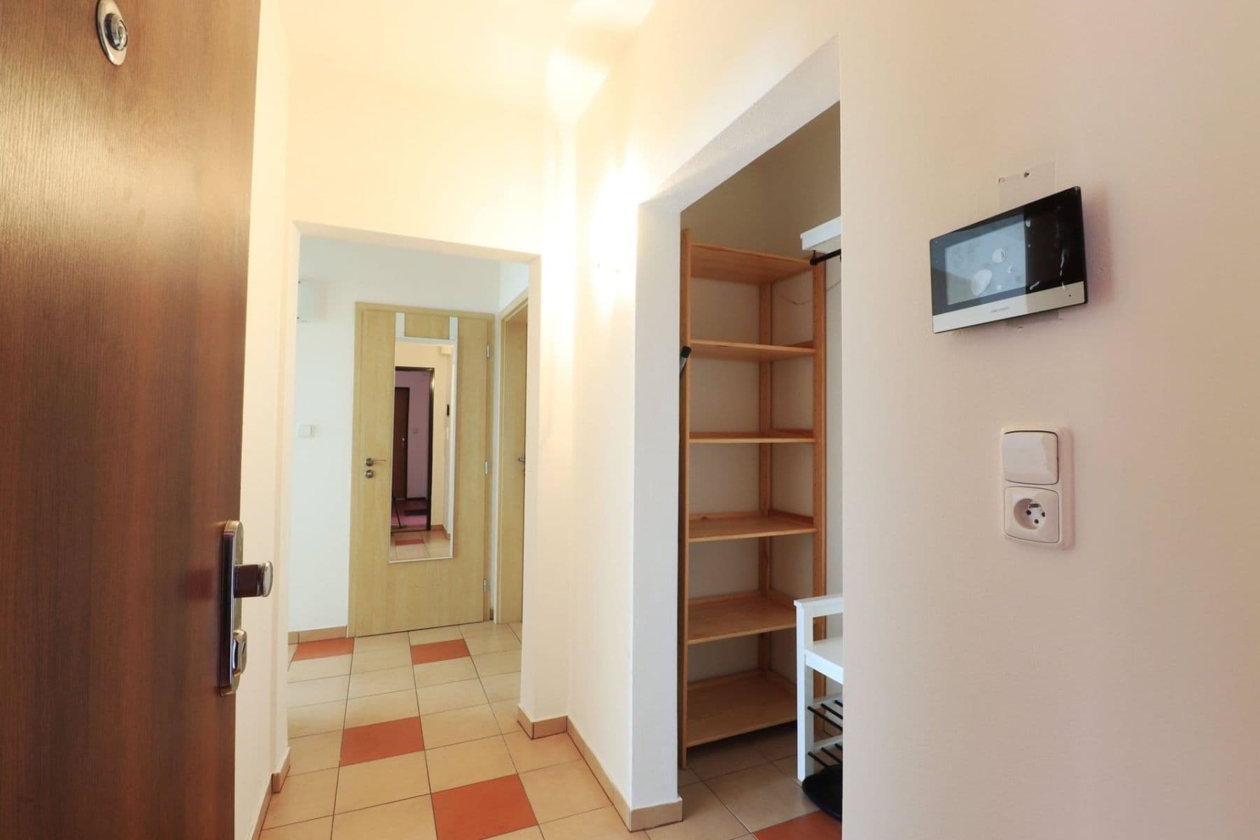 Pronájem bytu 3+1 70 m², Benkova, Praha, Praha Pronájem bytu 3+1 70 m², Benkova, Praha, Praha