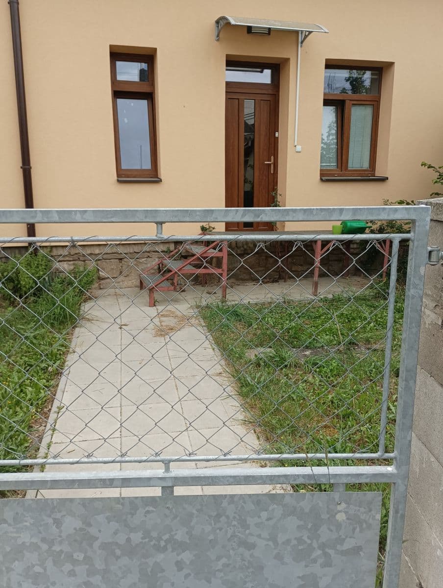 Pronájem bytu 1+kk 20 m², Damilská, Tetín, Středočeský kraj Pronájem bytu 1+kk 20 m², Damilská, Tetín, Středočeský kraj
