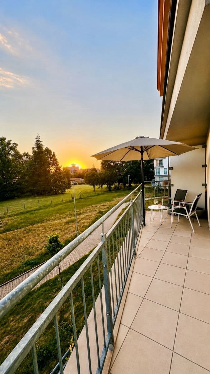 Prodej bytu 3+kk 99 m², U Sportovní školy, Pardubice, Pardubický kraj Prodej bytu 3+kk 99 m², U Sportovní školy, Pardubice, Pardubický kraj