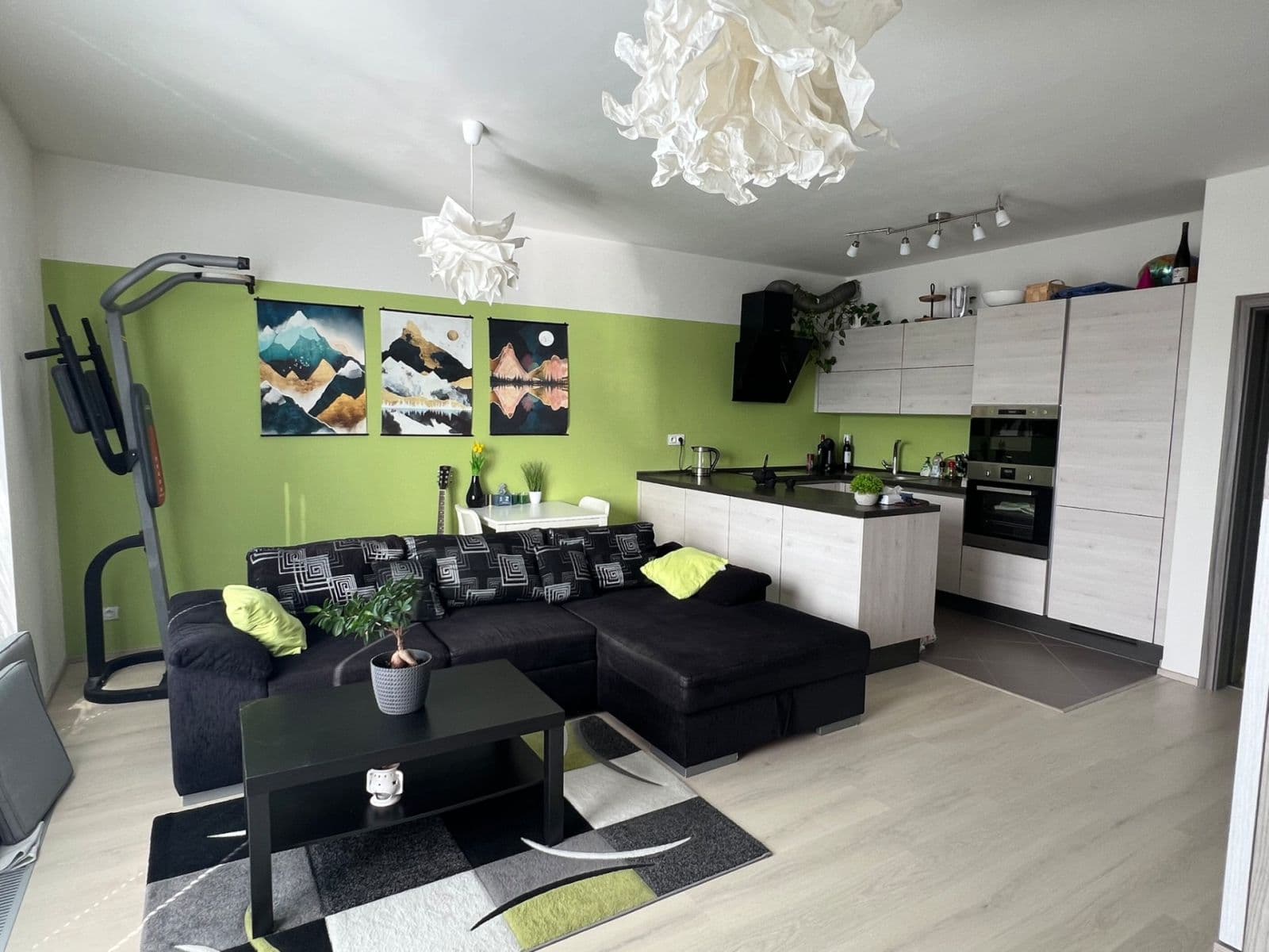 Prodej bytu 2+kk 57 m², Hlučkova, Praha, Praha Prodej bytu 2+kk 57 m², Hlučkova, Praha, Praha
