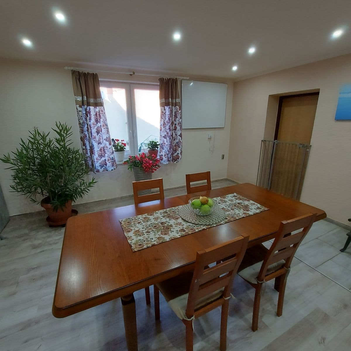 Prodej domu 118 m², pozemek 1.009 m², Číž, Banskobystrický kraj Prodej domu 118 m², pozemek 1.009 m², Číž, Banskobystrický kraj