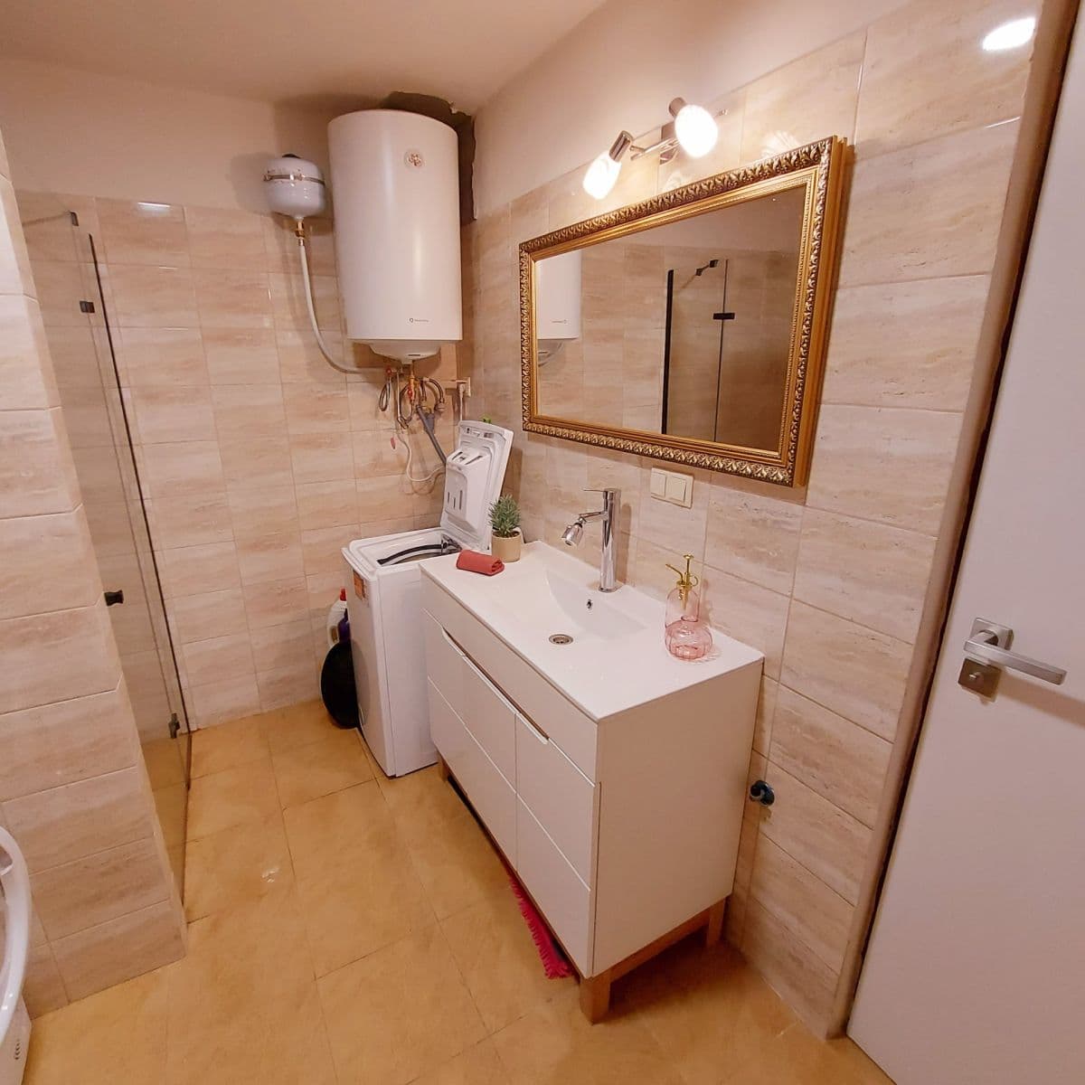 Prodej domu 118 m², pozemek 1.009 m², Číž, Banskobystrický kraj Prodej domu 118 m², pozemek 1.009 m², Číž, Banskobystrický kraj