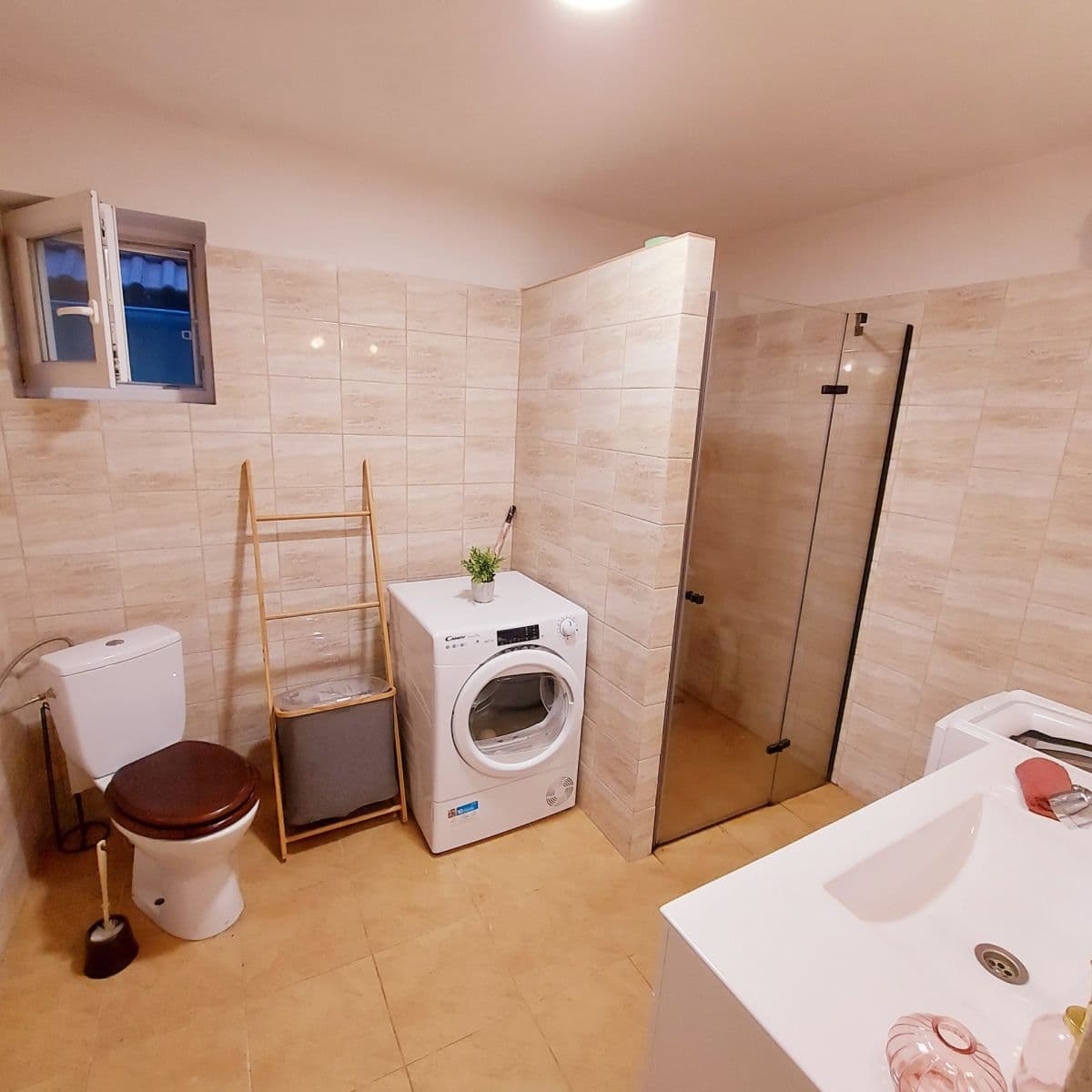 Prodej domu 118 m², pozemek 1.009 m², Číž, Banskobystrický kraj Prodej domu 118 m², pozemek 1.009 m², Číž, Banskobystrický kraj