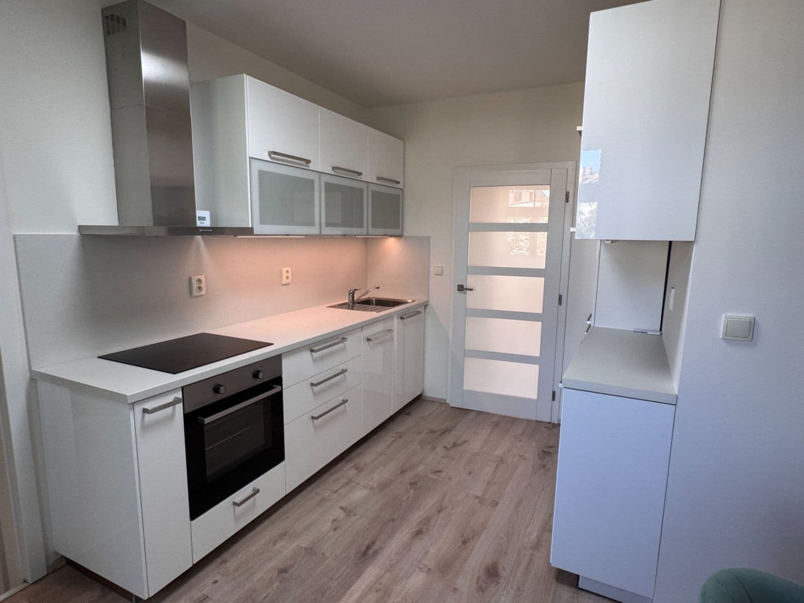 Pronájem bytu 3+1 92 m², Jana Zajíce, Praha, Praha Pronájem bytu 3+1 92 m², Jana Zajíce, Praha, Praha