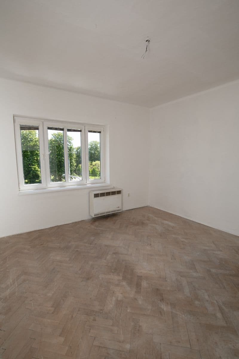Prodej bytu 2+kk 54 m², Zborovské náměstí, Pardubice, Pardubický kraj Prodej bytu 2+kk 54 m², Zborovské náměstí, Pardubice, Pardubický kraj