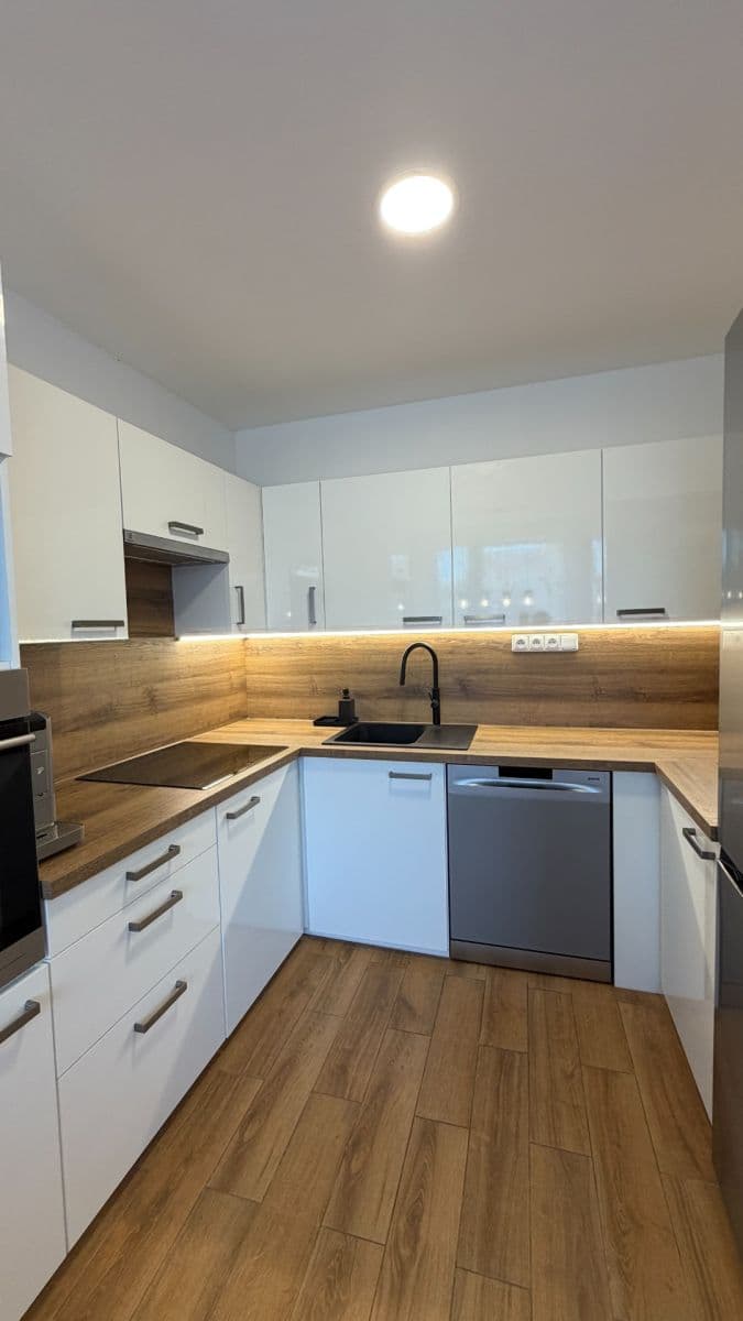 Prodej bytu 3+kk 68 m², Rimavské Soboty, Kolín, Středočeský kraj Prodej bytu 3+kk 68 m², Rimavské Soboty, Kolín, Středočeský kraj