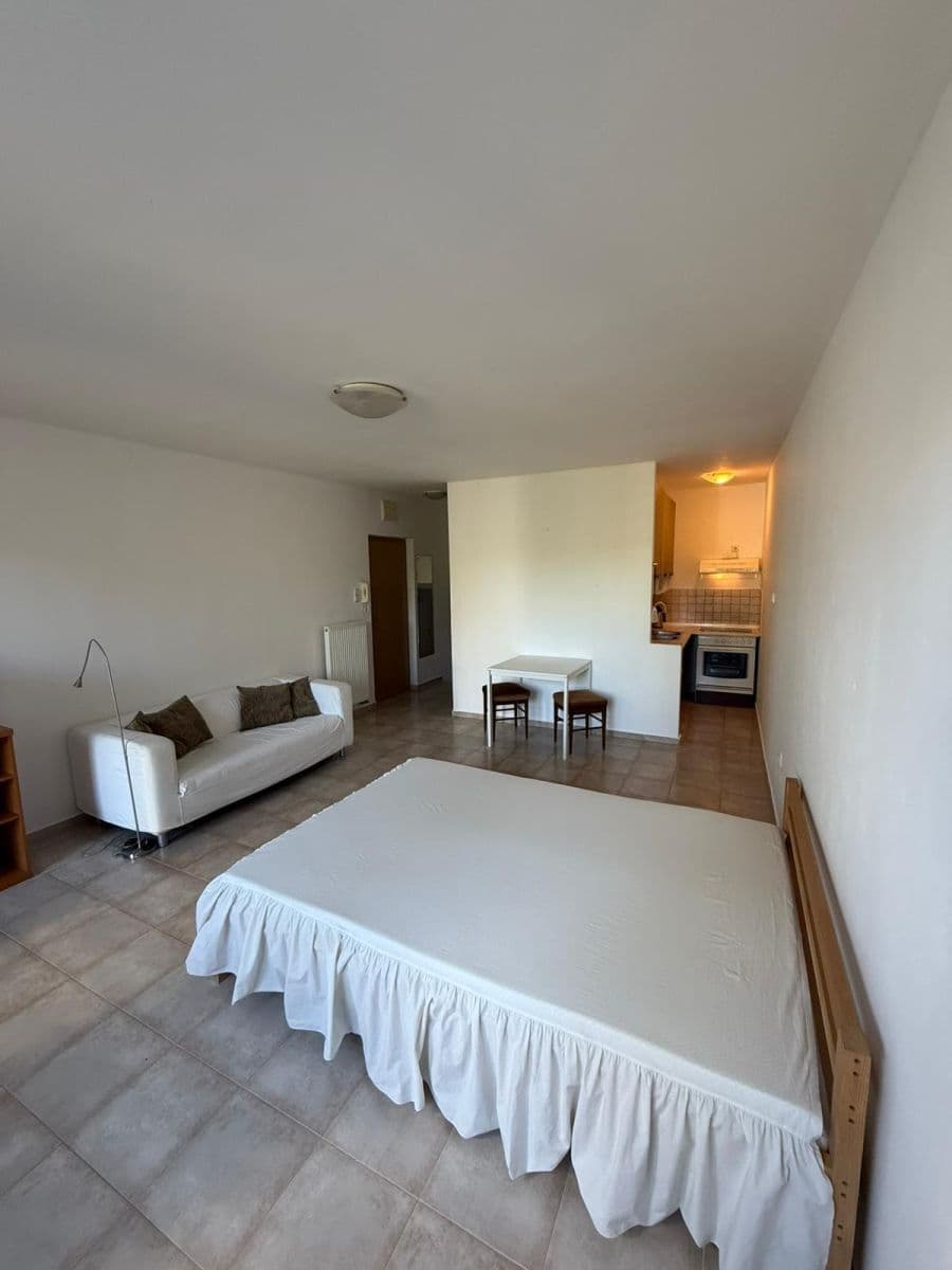 Pronájem bytu 2+kk 50 m², Moravanů, Praha, Praha Pronájem bytu 2+kk 50 m², Moravanů, Praha, Praha