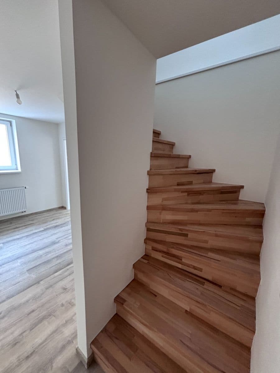 Prodej domu 130 m², pozemek 117 m², Senec, Středočeský kraj Prodej domu 130 m², pozemek 117 m², Senec, Středočeský kraj