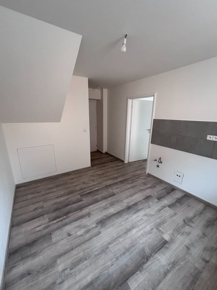 Prodej domu 130 m², pozemek 117 m², Senec, Středočeský kraj Prodej domu 130 m², pozemek 117 m², Senec, Středočeský kraj