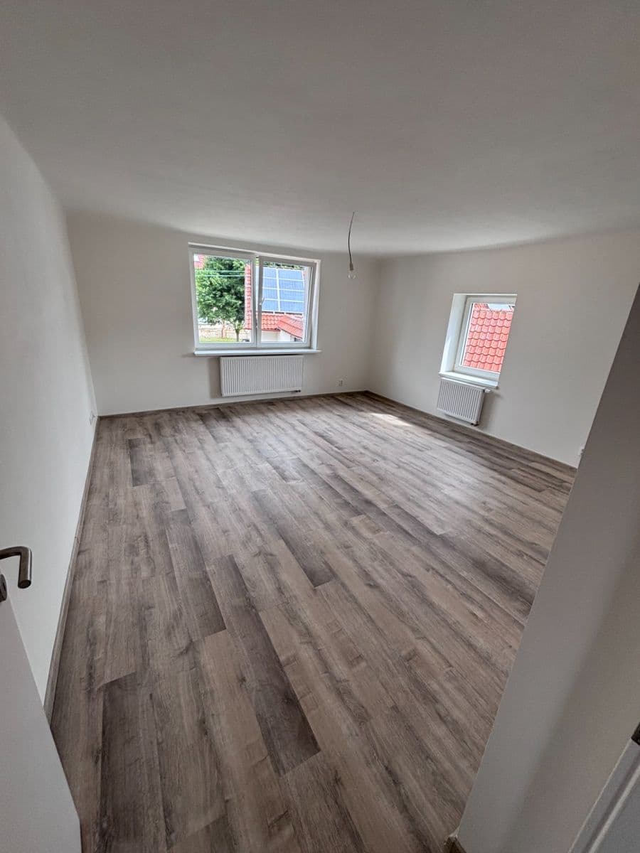 Prodej domu 130 m², pozemek 117 m², Senec, Středočeský kraj Prodej domu 130 m², pozemek 117 m², Senec, Středočeský kraj
