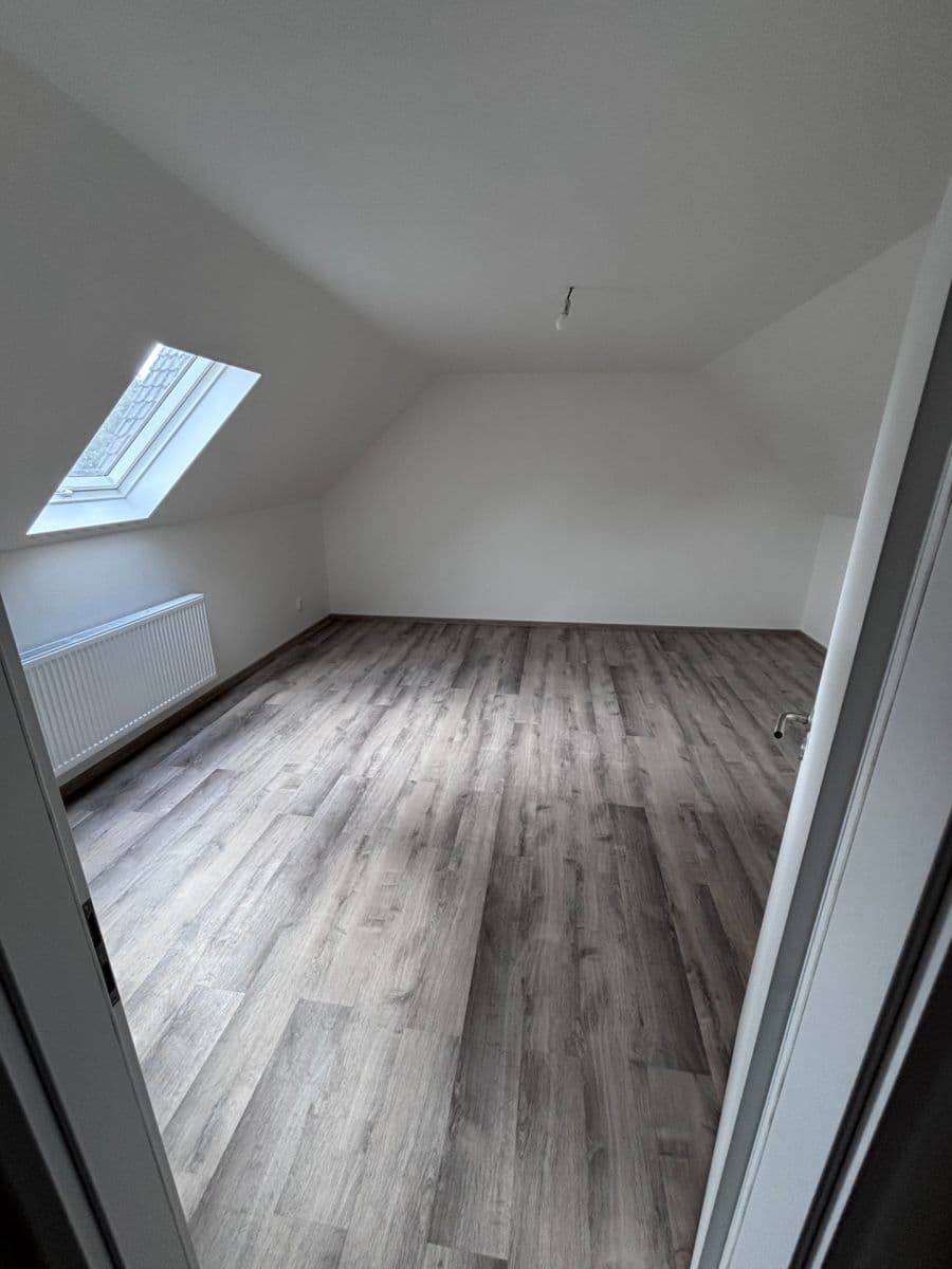 Prodej domu 130 m², pozemek 117 m², Senec, Středočeský kraj Prodej domu 130 m², pozemek 117 m², Senec, Středočeský kraj