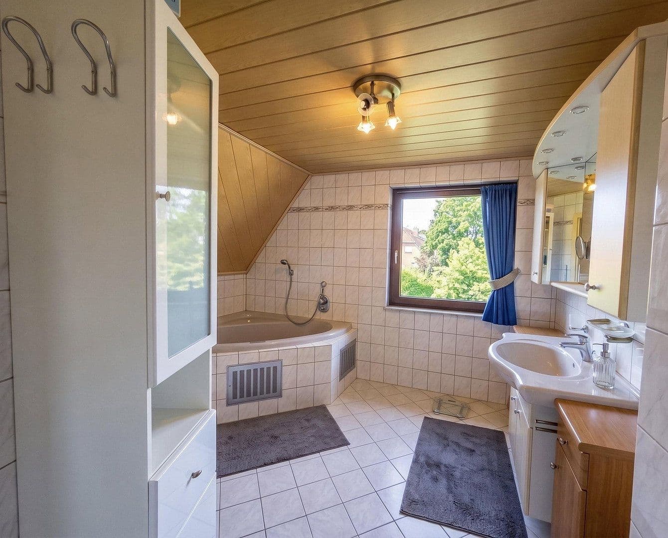 Prodej domu 121 m², pozemek 819 m², Achim, Dolní Sasko Prodej domu 121 m², pozemek 819 m², Achim, Dolní Sasko