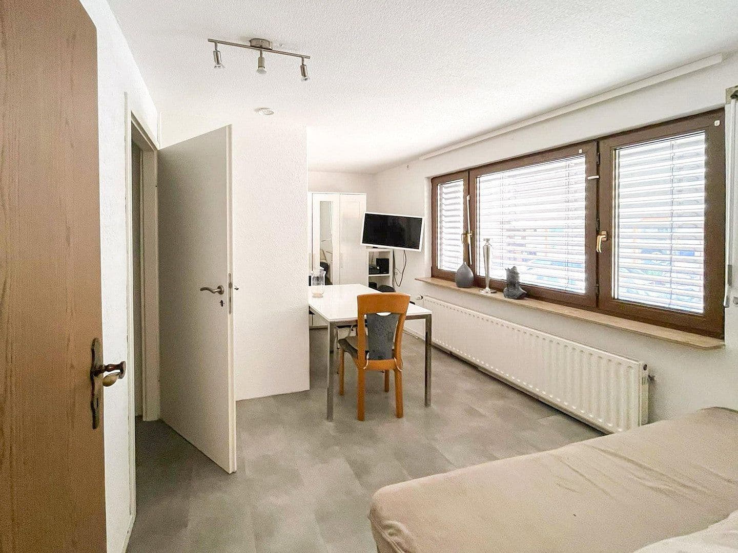 Pronájem bytu 3+1 33 m², Urbanstraße 18, Plochingen, Bádensko-Württembersko Pronájem bytu 3+1 33 m², Urbanstraße 18, Plochingen, Bádensko-Württembersko