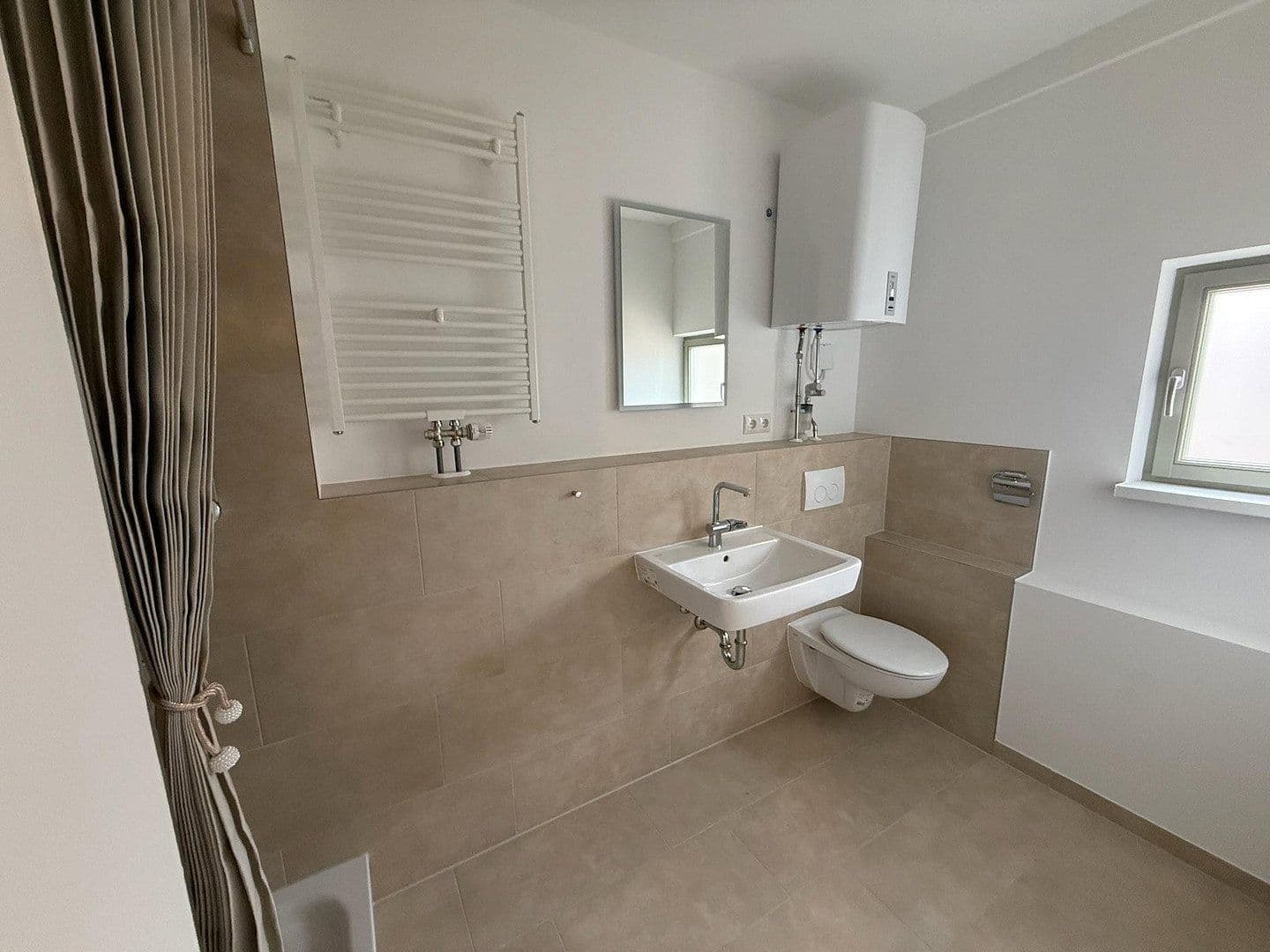 Pronájem bytu 1+1 21 m², Friedrichstraße 32, Erlangen, Bavorsko Pronájem bytu 1+1 21 m², Friedrichstraße 32, Erlangen, Bavorsko