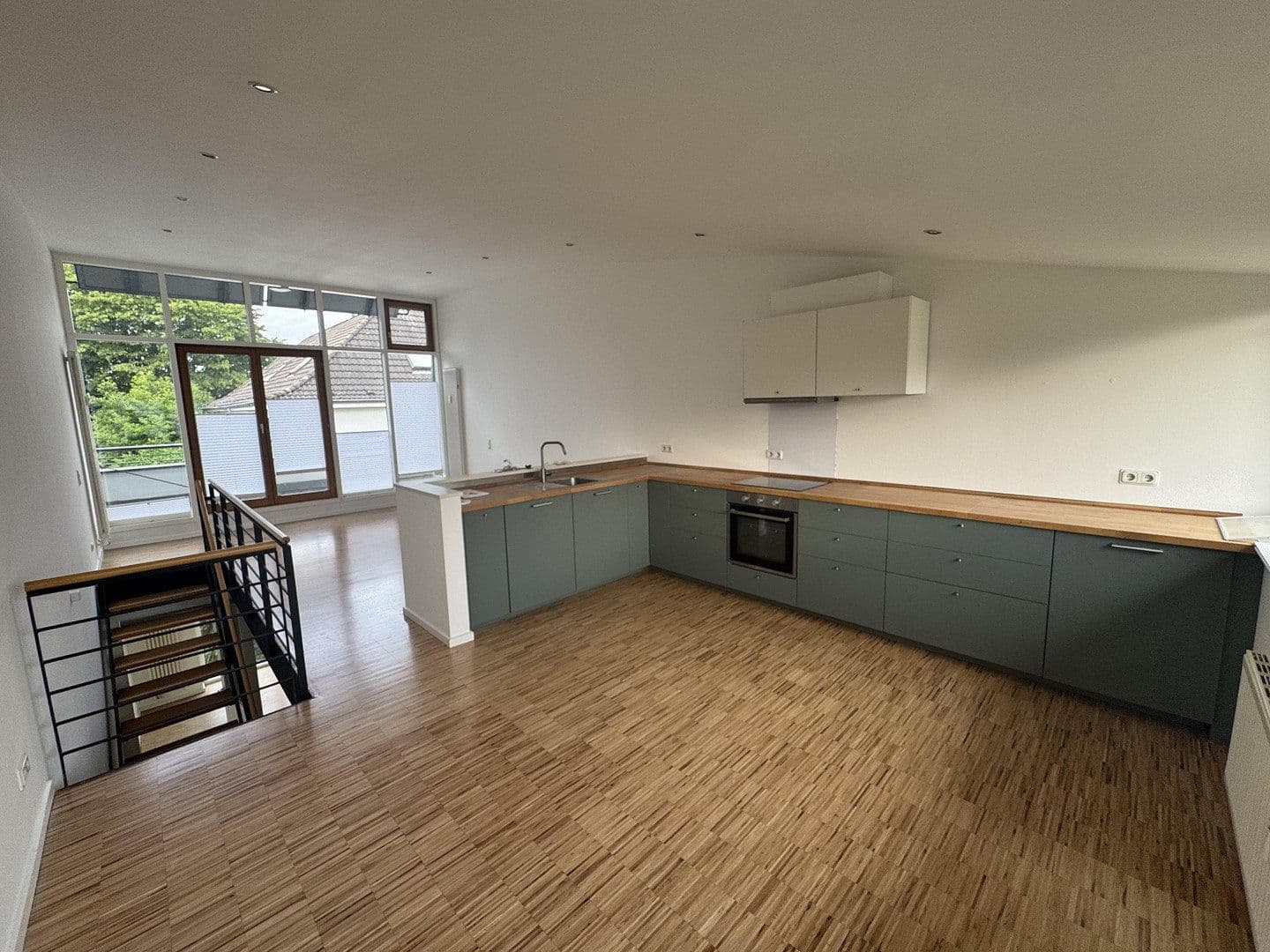 Pronájem bytu 2+1 95 m², Köln, Severní Porýní-Vestfálsko Pronájem bytu 2+1 95 m², Köln, Severní Porýní-Vestfálsko