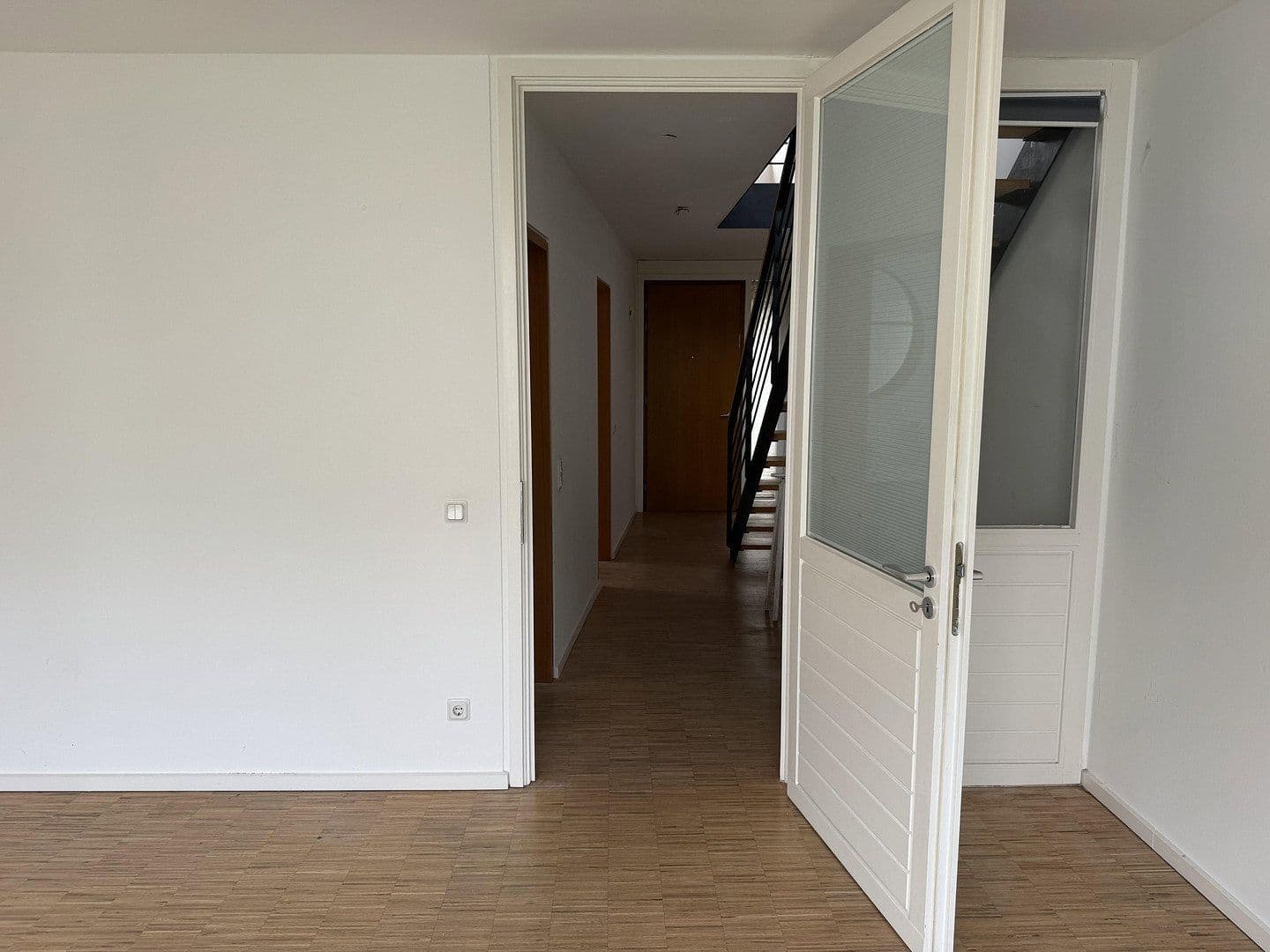 Pronájem bytu 2+1 95 m², Köln, Severní Porýní-Vestfálsko Pronájem bytu 2+1 95 m², Köln, Severní Porýní-Vestfálsko