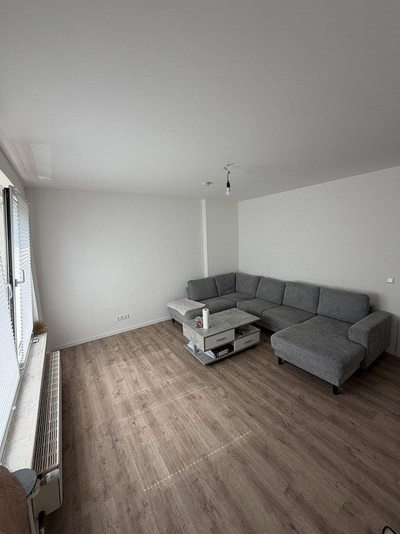 Pronájem bytu 3+1 65 m², Kölner Straße 228, Krefeld, Severní Porýní-Vestfálsko Pronájem bytu 3+1 65 m², Kölner Straße 228, Krefeld, Severní Porýní-Vestfálsko