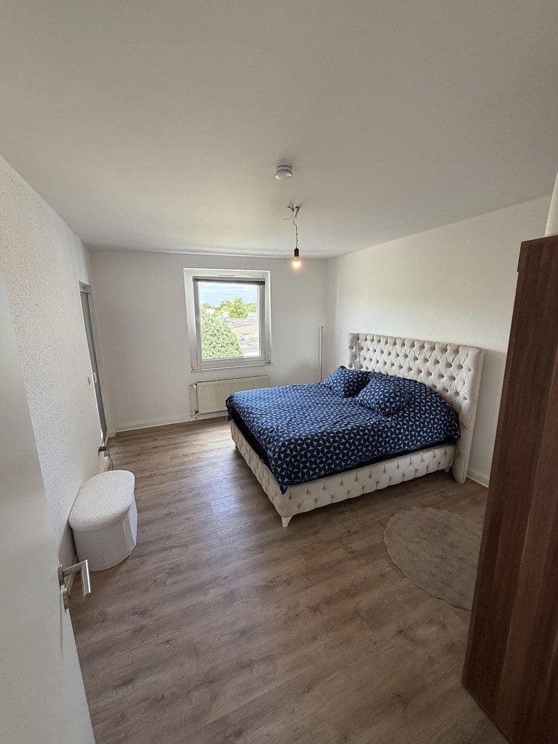 Pronájem bytu 3+1 65 m², Kölner Straße 228, Krefeld, Severní Porýní-Vestfálsko Pronájem bytu 3+1 65 m², Kölner Straße 228, Krefeld, Severní Porýní-Vestfálsko