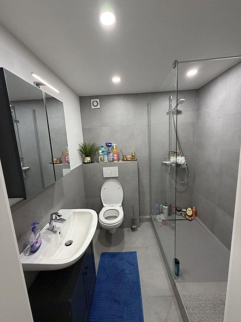 Pronájem bytu 3+1 65 m², Kölner Straße 228, Krefeld, Severní Porýní-Vestfálsko Pronájem bytu 3+1 65 m², Kölner Straße 228, Krefeld, Severní Porýní-Vestfálsko
