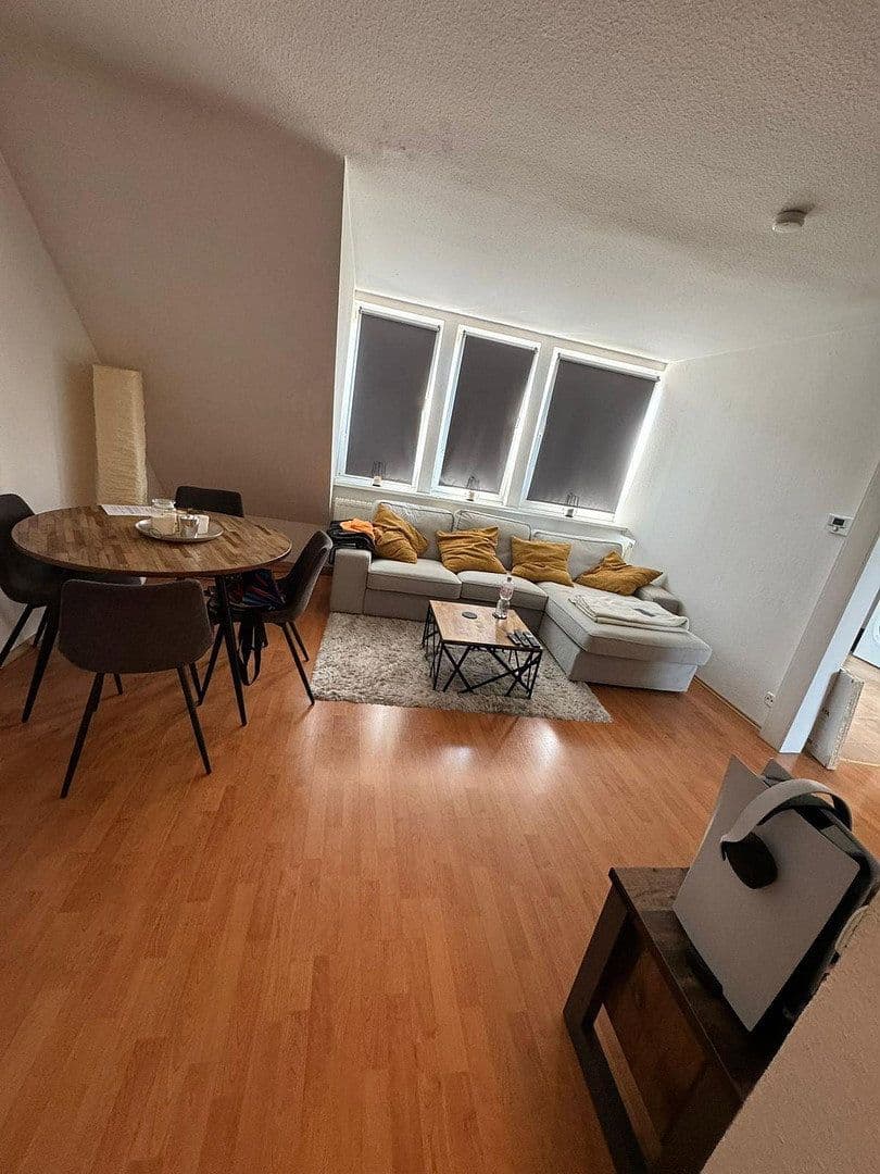 Pronájem bytu 3+1 64 m², Kölner Straße 228, Krefeld, Severní Porýní-Vestfálsko Pronájem bytu 3+1 64 m², Kölner Straße 228, Krefeld, Severní Porýní-Vestfálsko