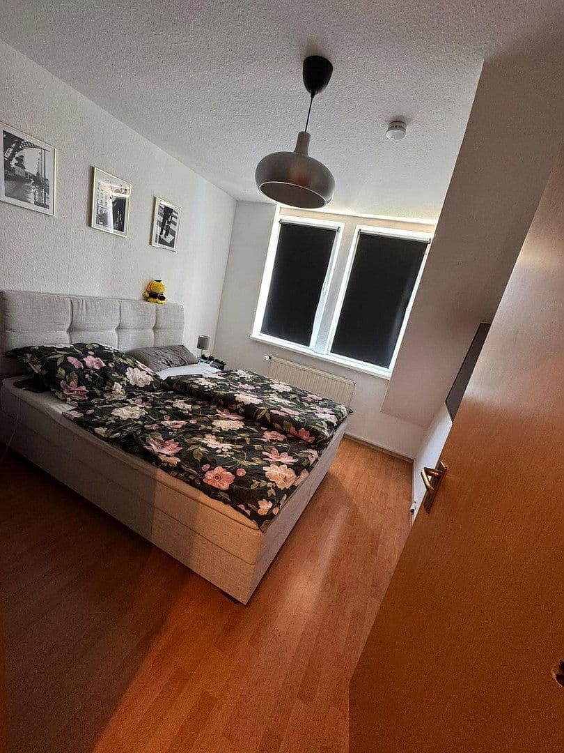 Pronájem bytu 3+1 64 m², Kölner Straße 228, Krefeld, Severní Porýní-Vestfálsko Pronájem bytu 3+1 64 m², Kölner Straße 228, Krefeld, Severní Porýní-Vestfálsko