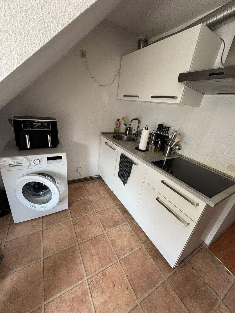 Pronájem bytu 3+1 64 m², Kölner Straße 228, Krefeld, Severní Porýní-Vestfálsko Pronájem bytu 3+1 64 m², Kölner Straße 228, Krefeld, Severní Porýní-Vestfálsko