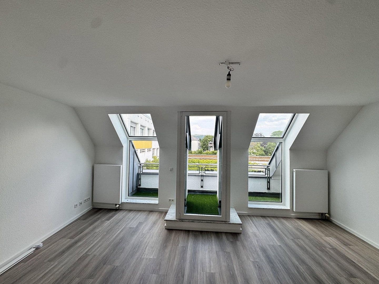 Pronájem bytu 2+1 63 m², Bahnhofstr. 6, Bad Honnef, Severní Porýní-Vestfálsko Pronájem bytu 2+1 63 m², Bahnhofstr. 6, Bad Honnef, Severní Porýní-Vestfálsko