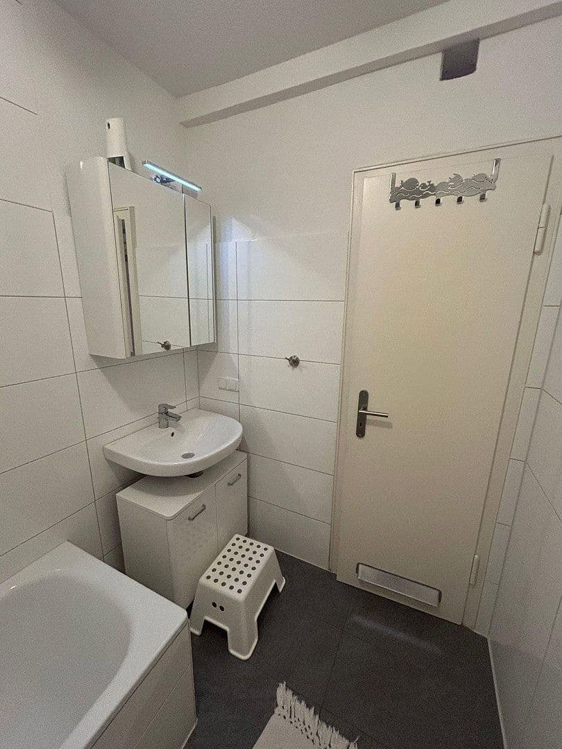 Pronájem bytu 3+1 69 m², Duisburg, Severní Porýní-Vestfálsko Pronájem bytu 3+1 69 m², Duisburg, Severní Porýní-Vestfálsko