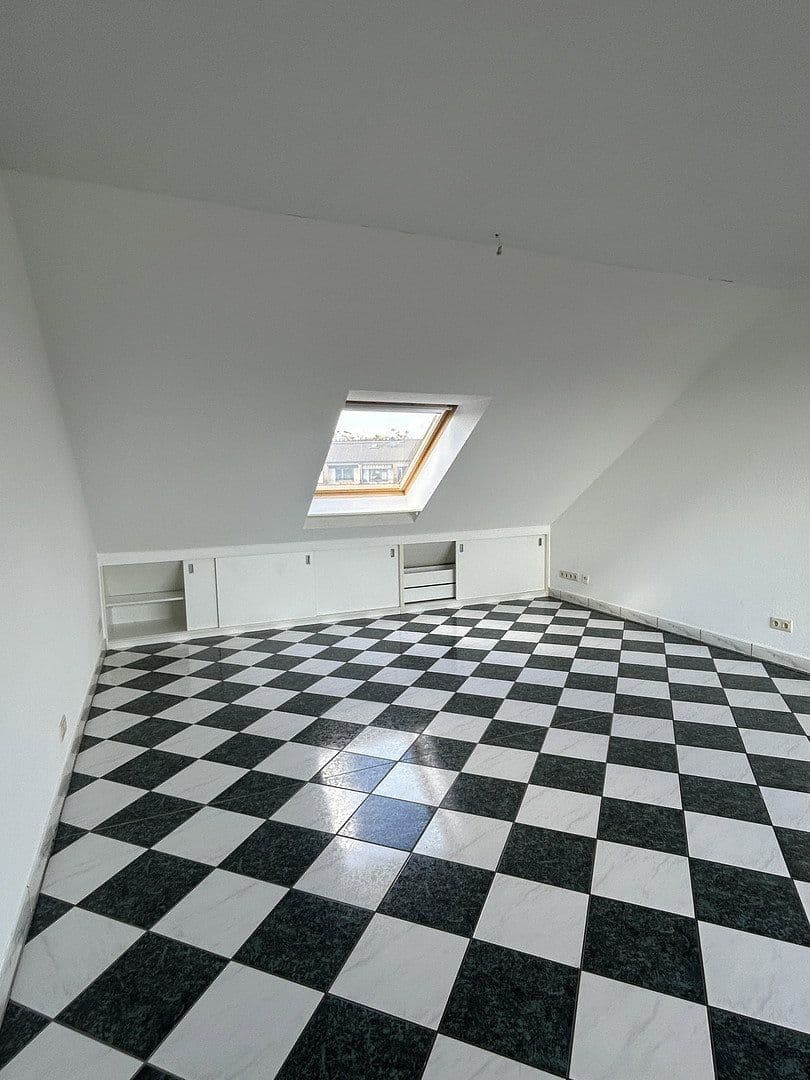 Pronájem bytu 2+kk 74 m², Tulpenstr. 28, Duisburg, Severní Porýní-Vestfálsko Pronájem bytu 2+kk 74 m², Tulpenstr. 28, Duisburg, Severní Porýní-Vestfálsko
