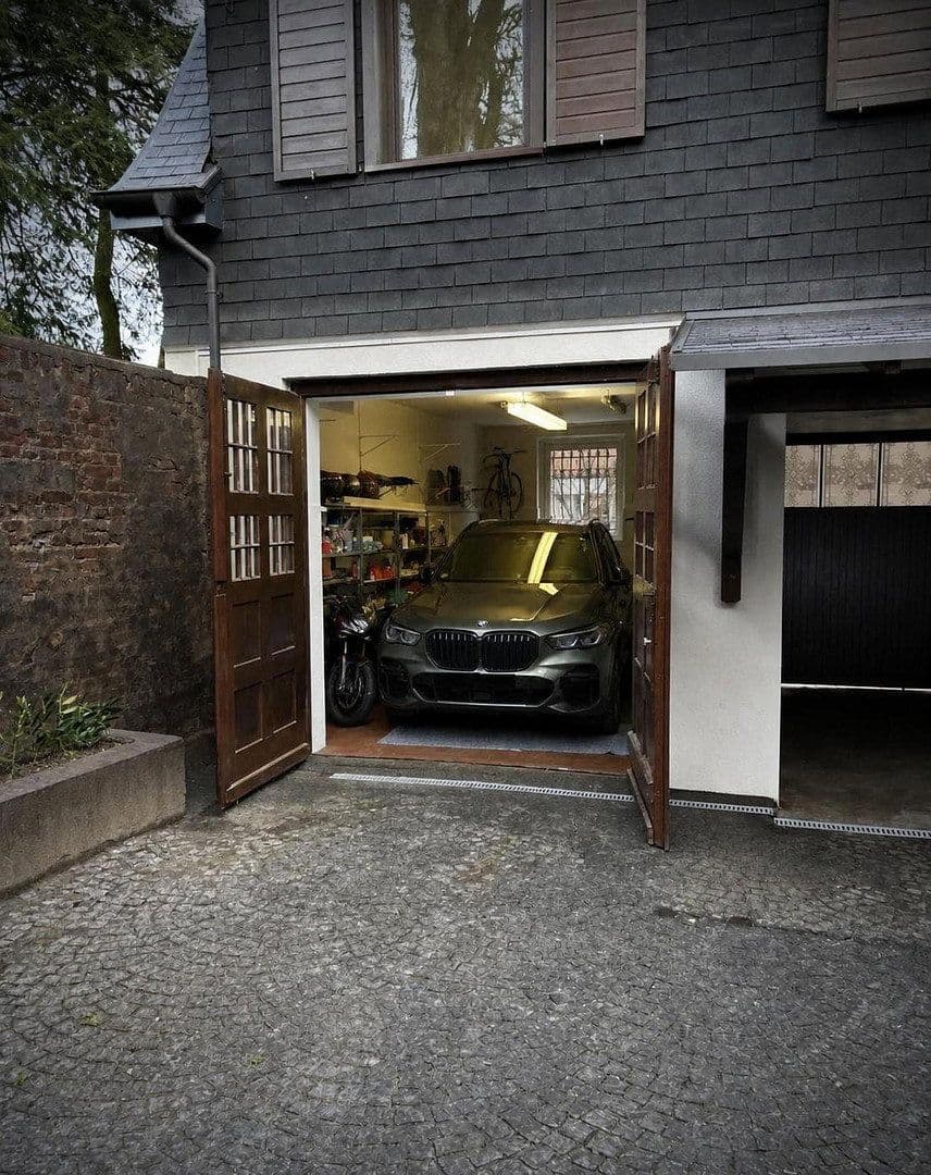 Pronájem domu 282 m², pozemek 584 m², Edith-Stein-Straße 34, Wuppertal, Severní Porýní-Vestfálsko Pronájem domu 282 m², pozemek 584 m², Edith-Stein-Straße 34, Wuppertal, Severní Porýní-Vestfálsko