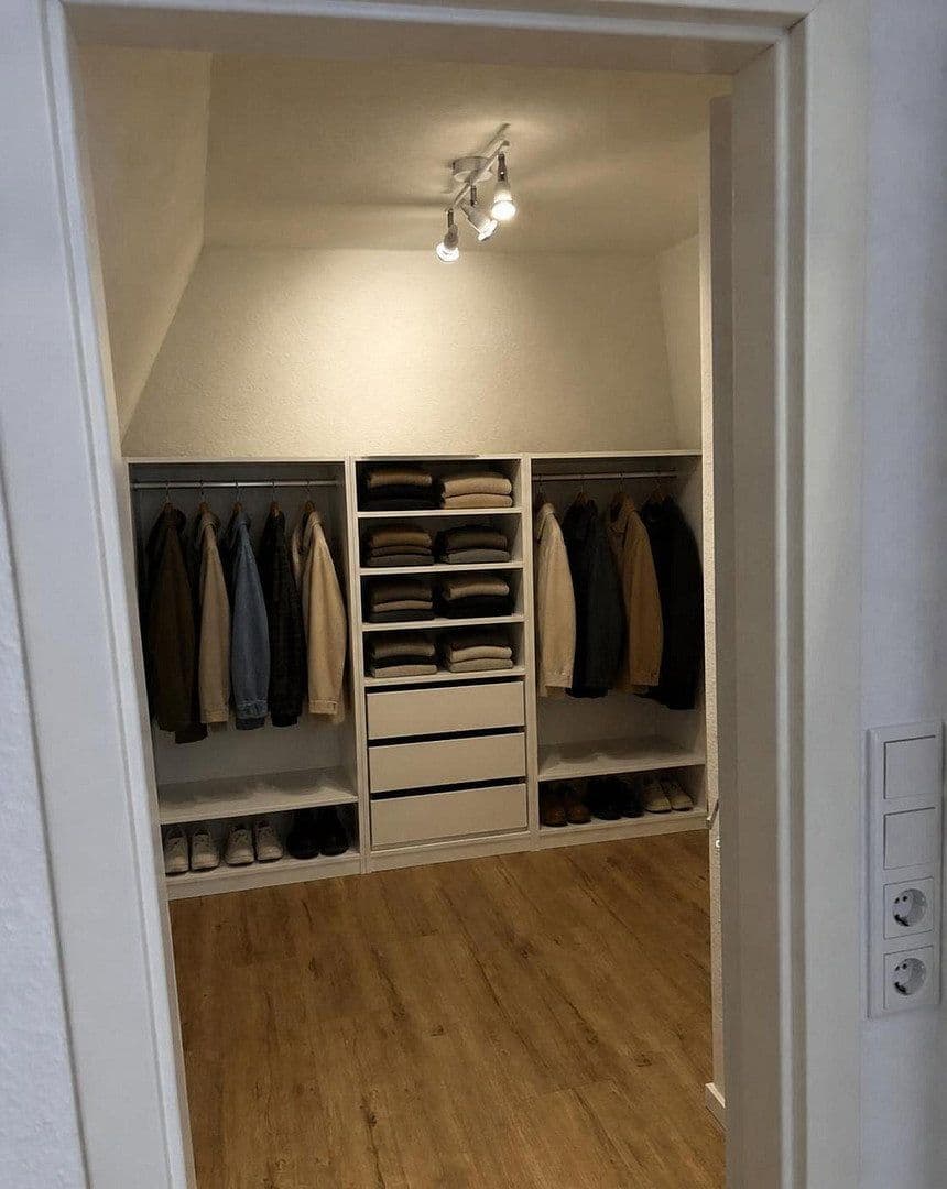 Pronájem domu 282 m², pozemek 584 m², Edith-Stein-Straße 34, Wuppertal, Severní Porýní-Vestfálsko Pronájem domu 282 m², pozemek 584 m², Edith-Stein-Straße 34, Wuppertal, Severní Porýní-Vestfálsko