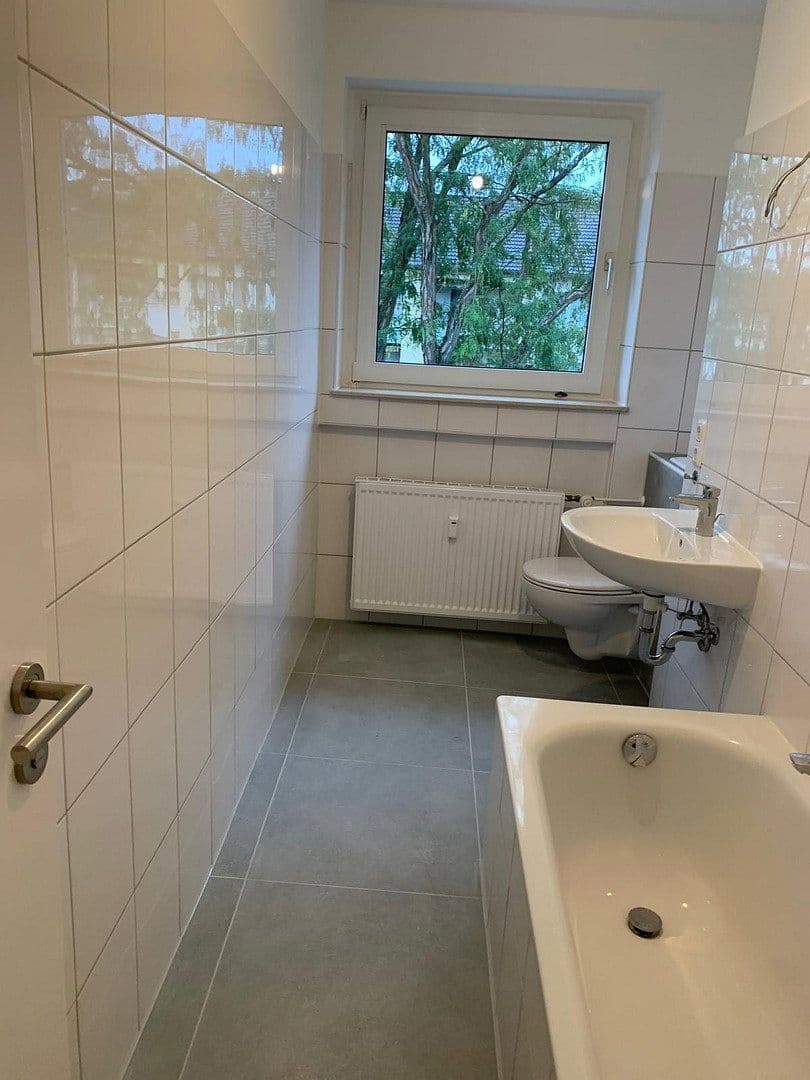 Pronájem bytu 3+1 81 m², Schillerstraße 51, Bodenheim, Porýní-Falc Pronájem bytu 3+1 81 m², Schillerstraße 51, Bodenheim, Porýní-Falc