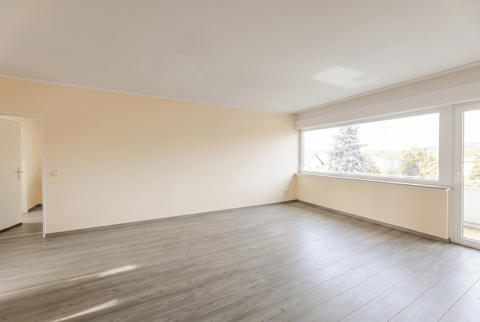 Pronájem bytu 3+1 90 m², Plankstadt, Bádensko-Württembersko Pronájem bytu 3+1 90 m², Plankstadt, Bádensko-Württembersko