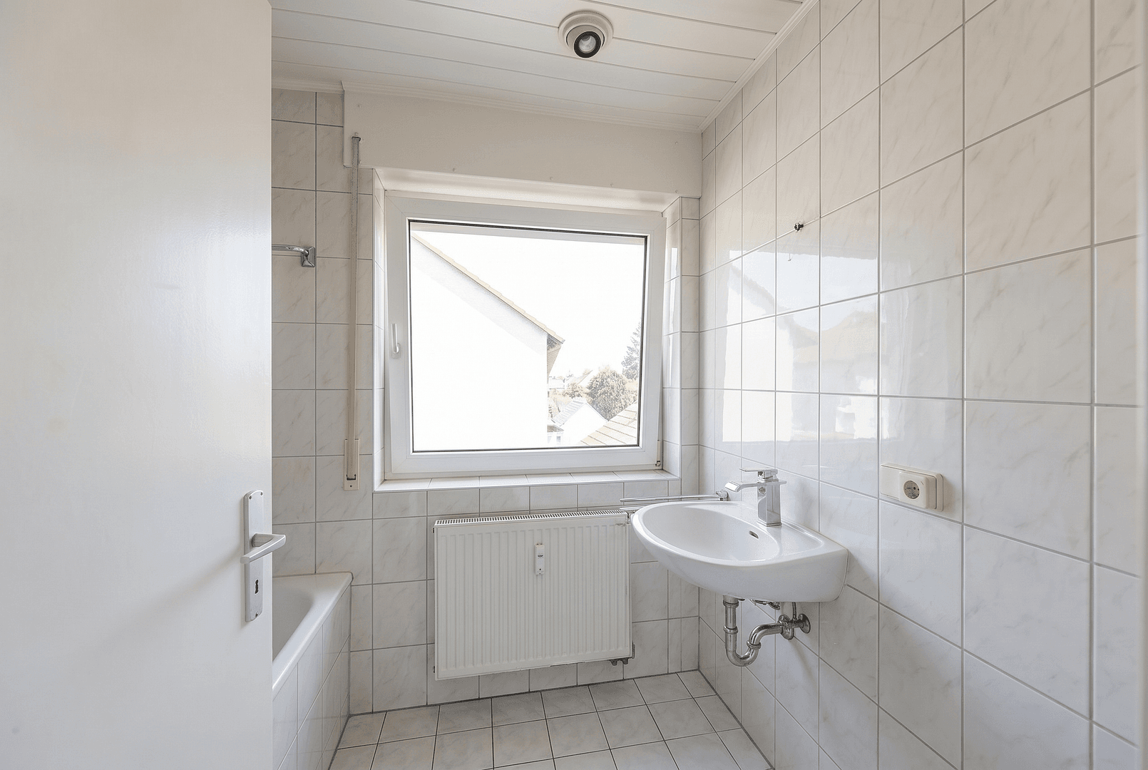 Pronájem bytu 3+1 90 m², Plankstadt, Bádensko-Württembersko Pronájem bytu 3+1 90 m², Plankstadt, Bádensko-Württembersko